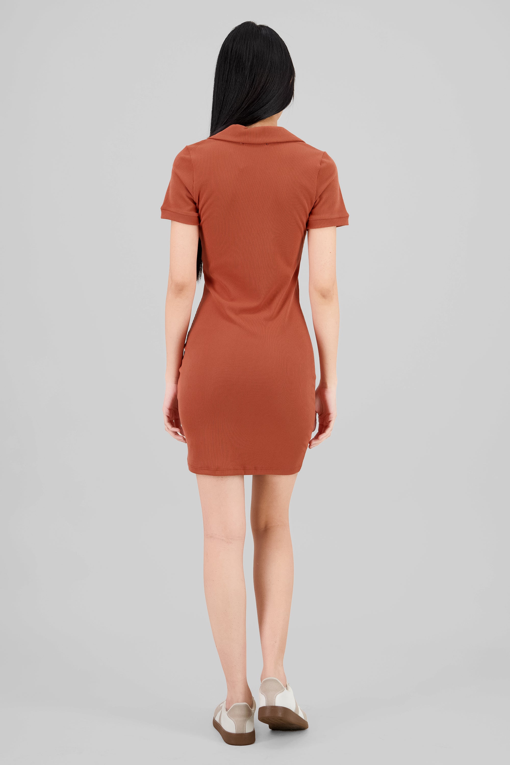 Vestido rib mini cuello polo LADRILLO