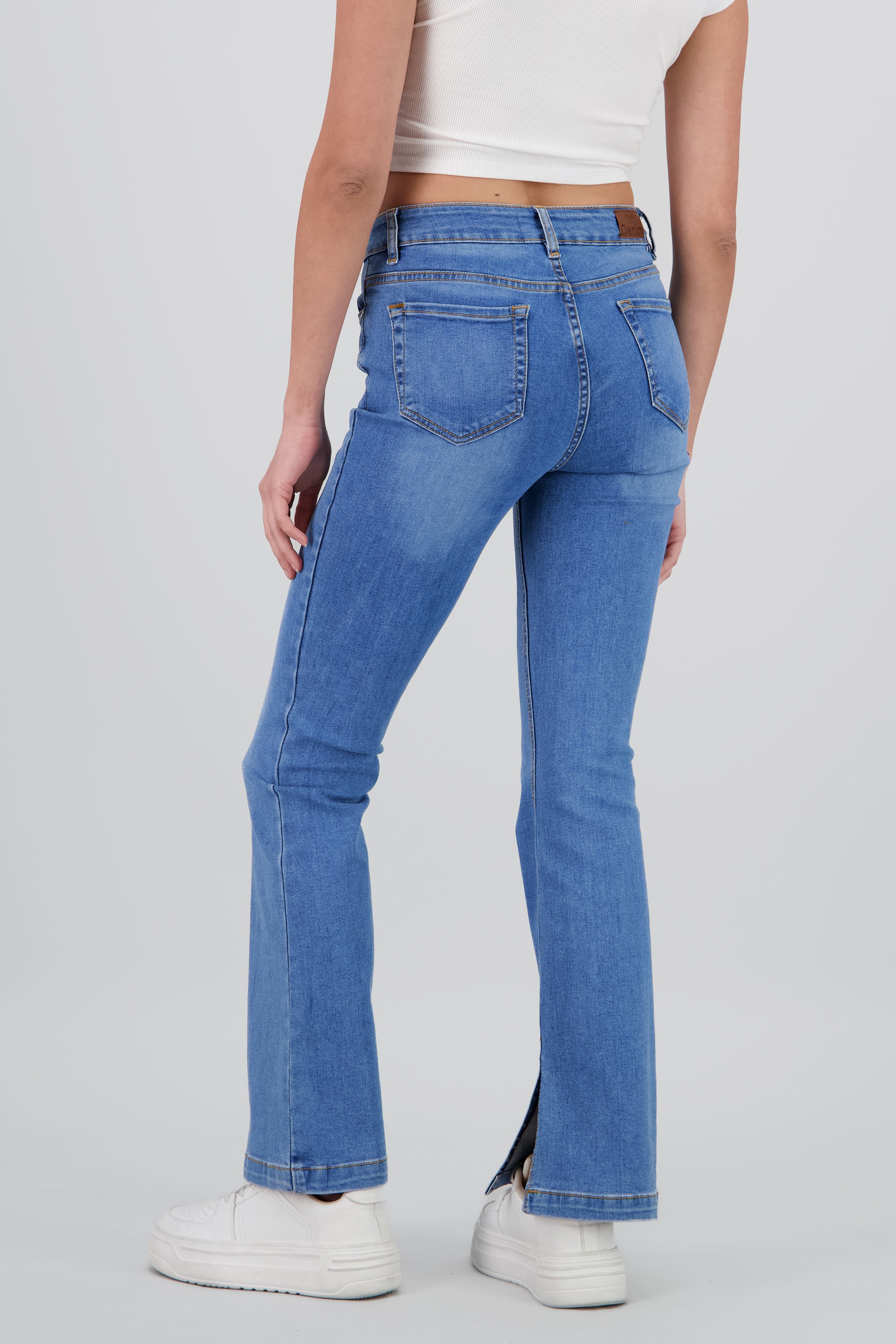 Jeans flare dobladillo MEDIUM WASH