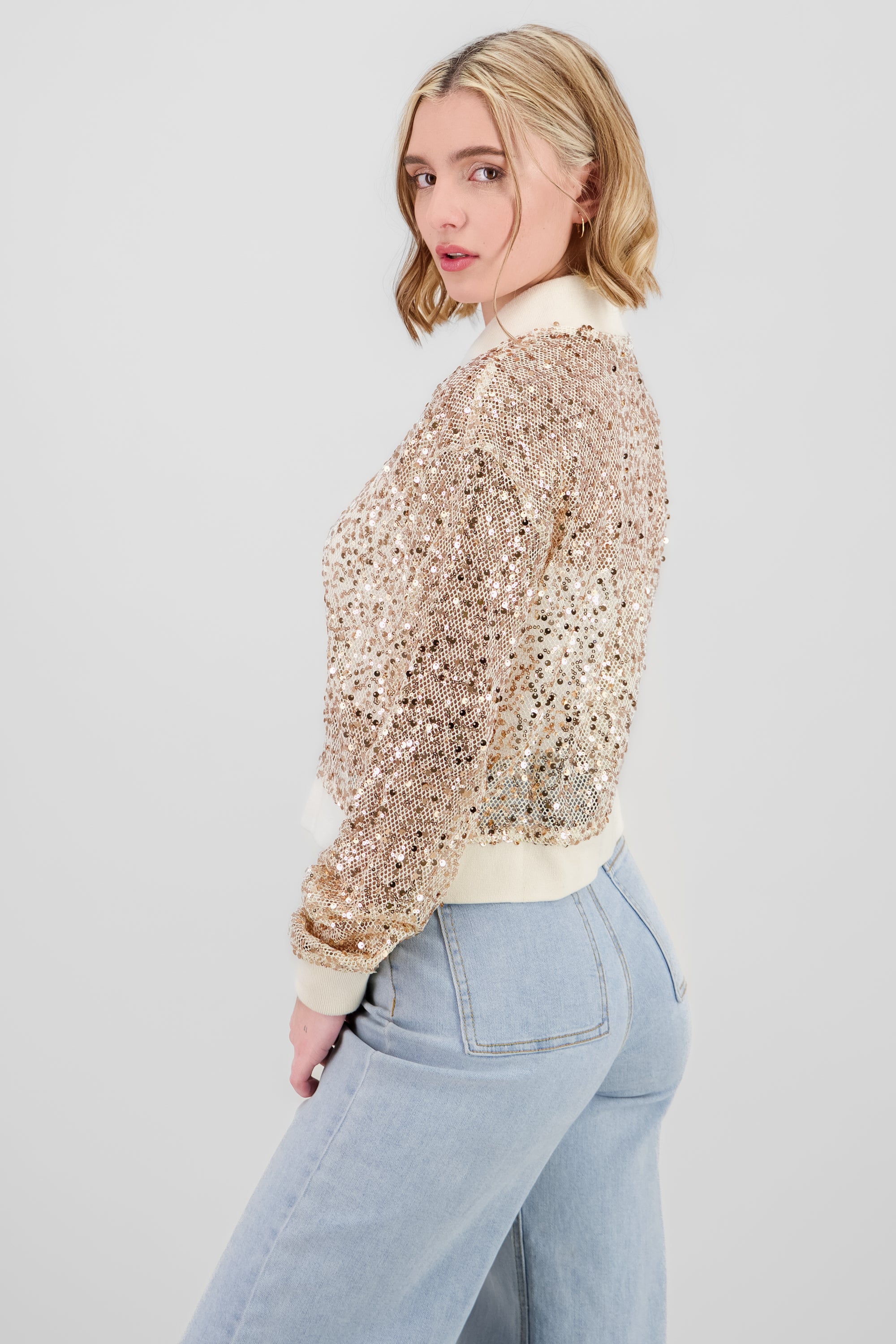 Chamarra bomber con lentejuela CREMA