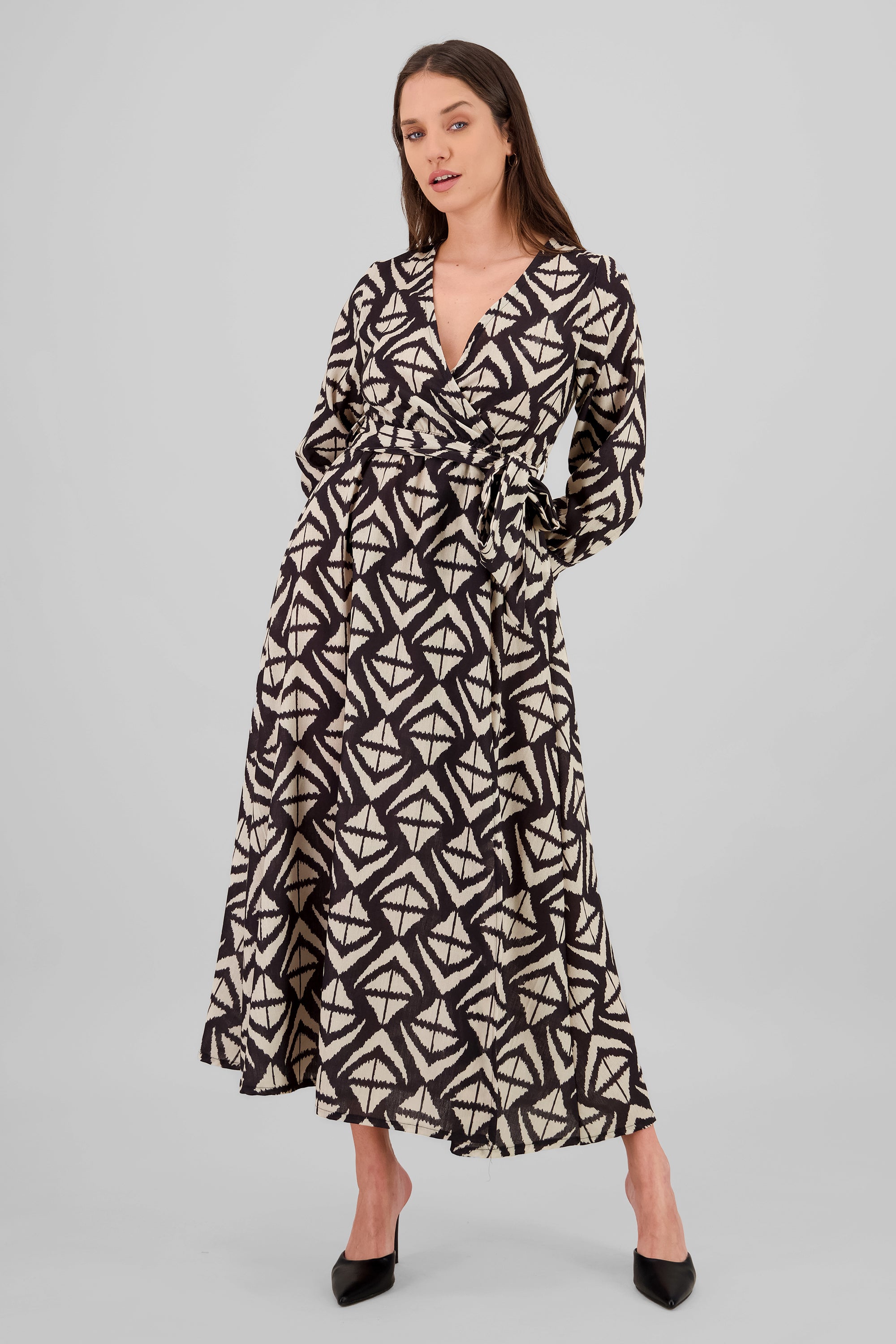 Vestido maxi manga larga estampado geometrico NEGRO COMBO
