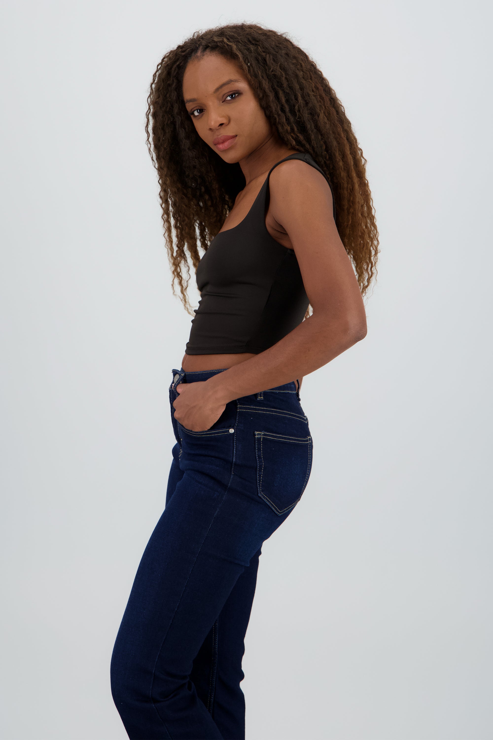 Top de escote cuadrado liso NEGRO
