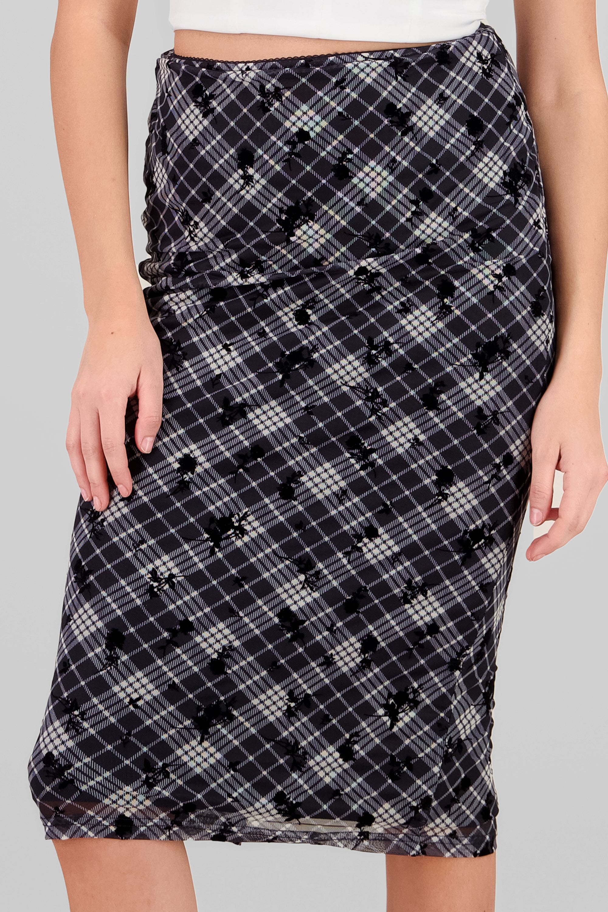 Falda maxi cuadros detalle flores NEGRO COMBO
