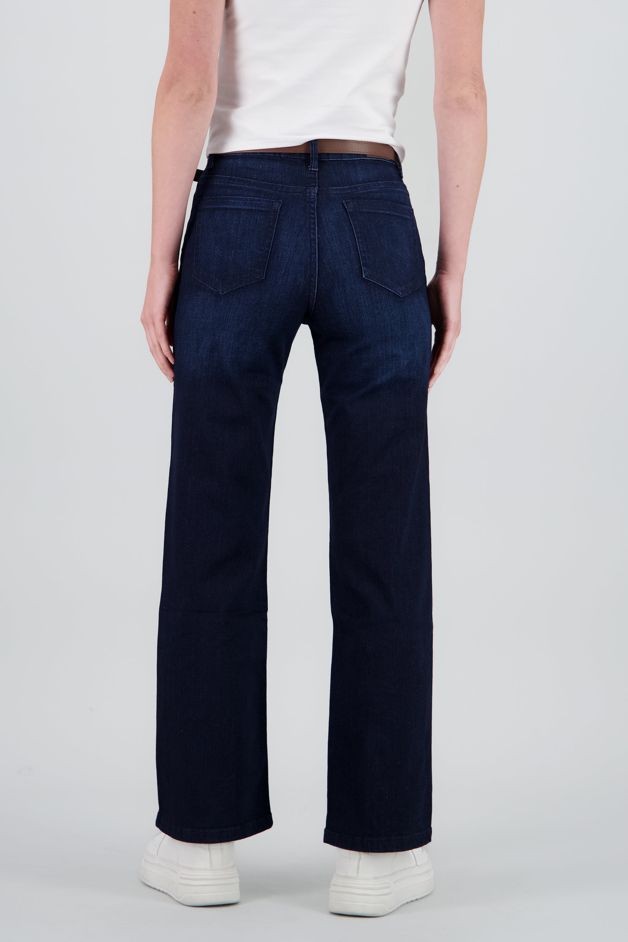 Jeans straight corte básico INDIGO