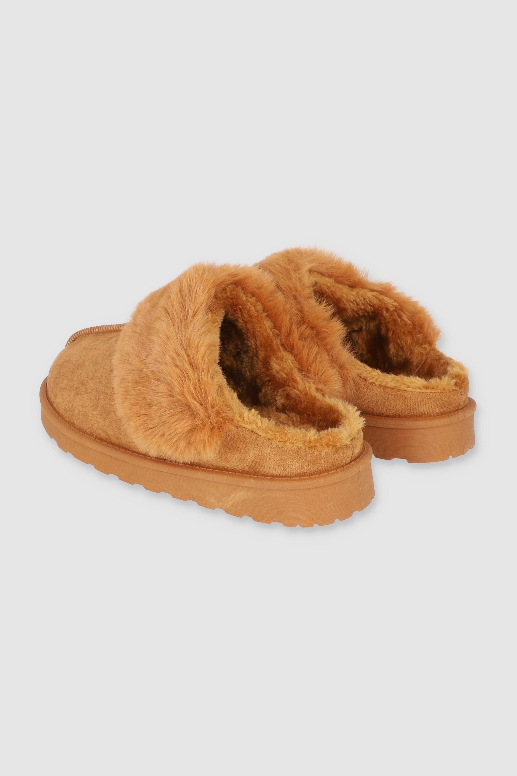 Pantufla zueco fluffy 