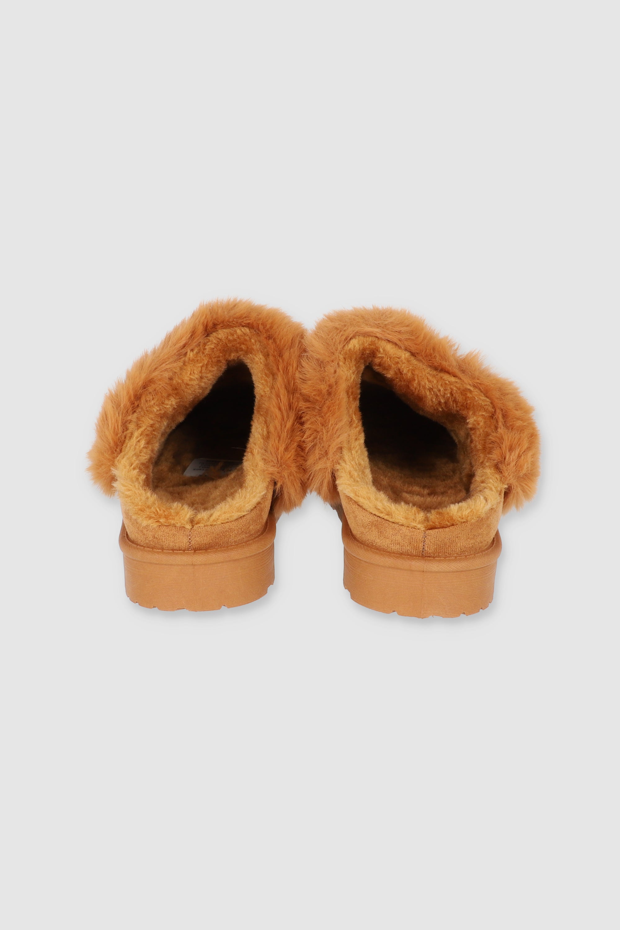 Pantufla zueco fluffy 
