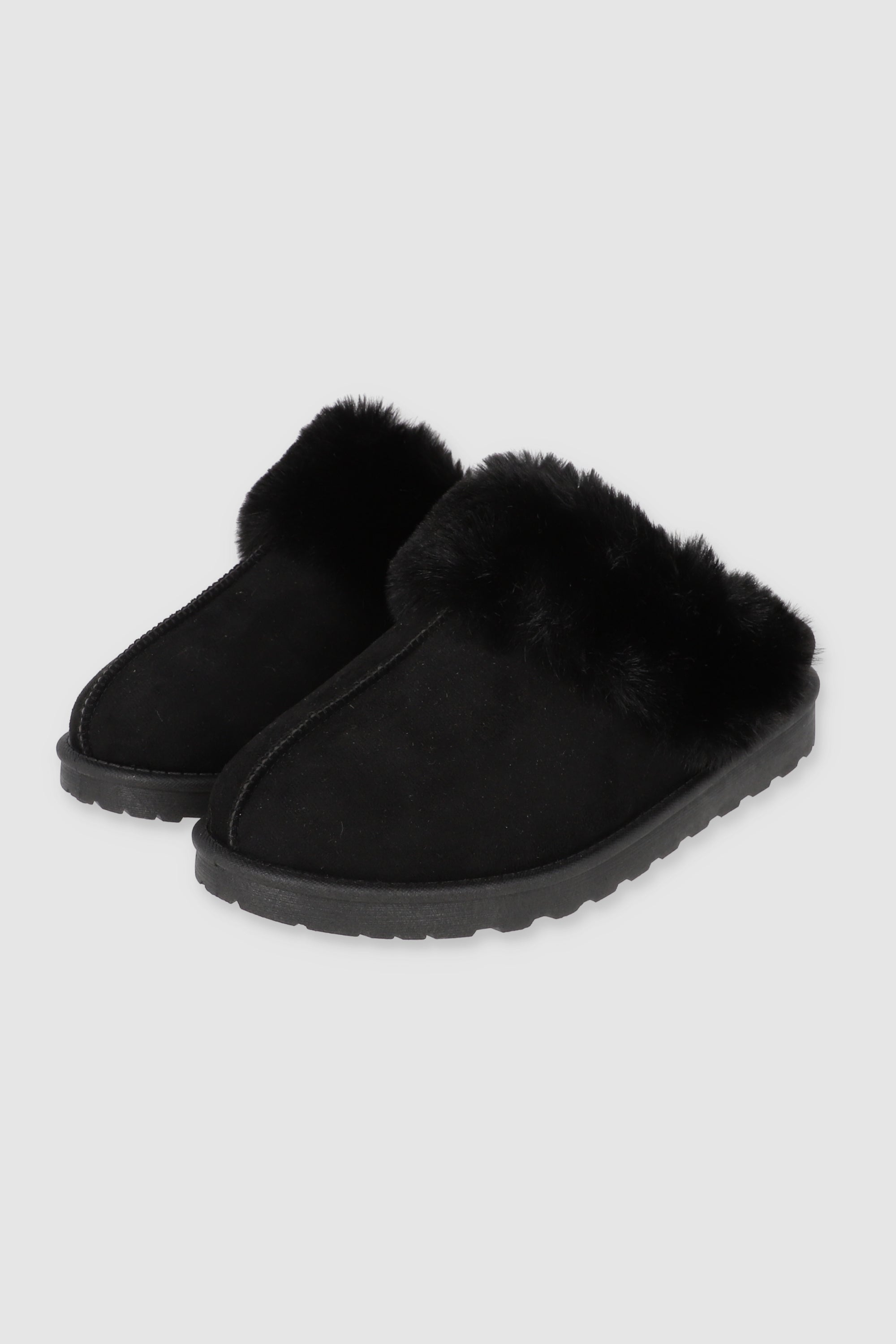 Pantufla zueco fluffy NEGRO
