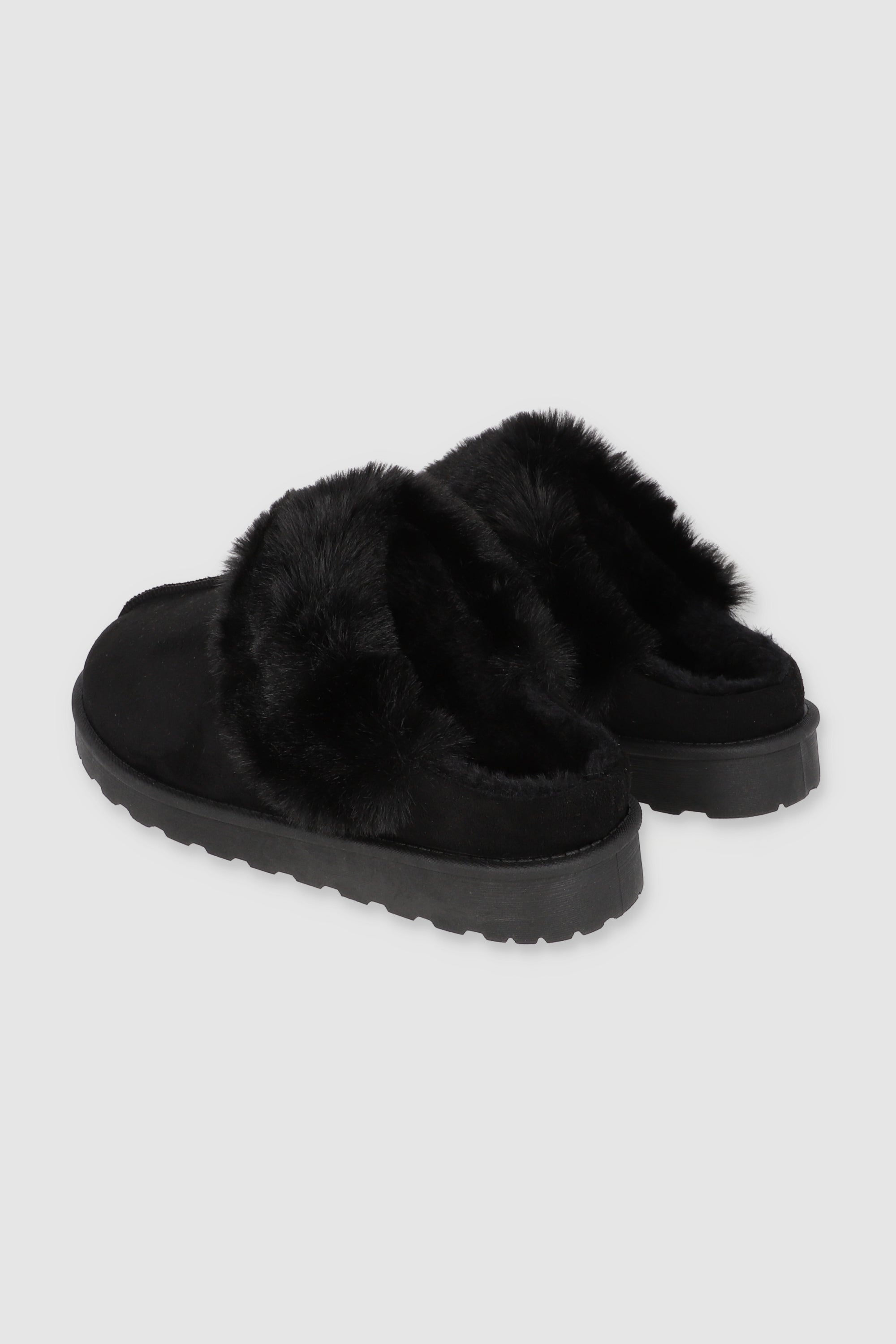 Pantufla zueco fluffy NEGRO