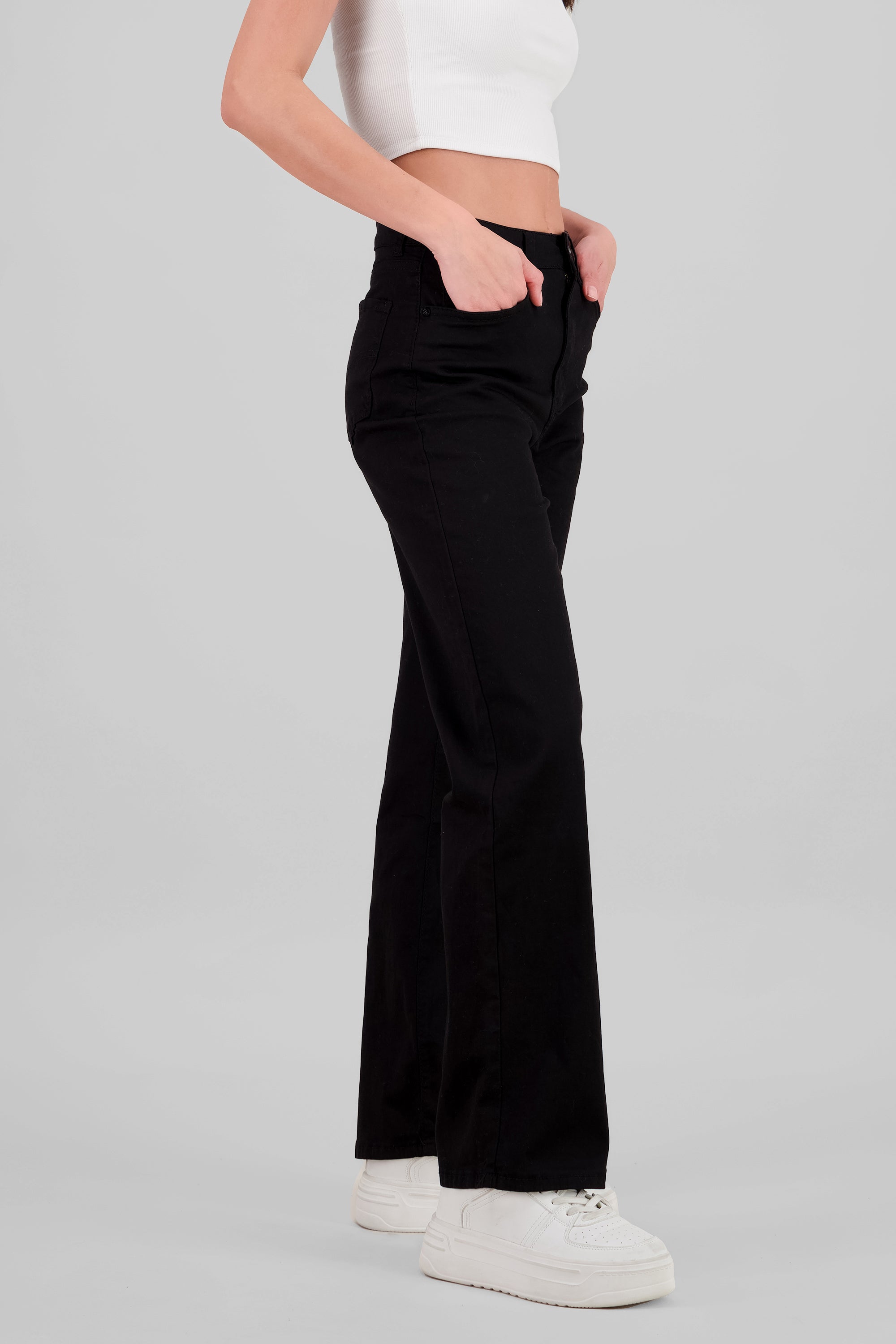 Pantalón straight slim NEGRO