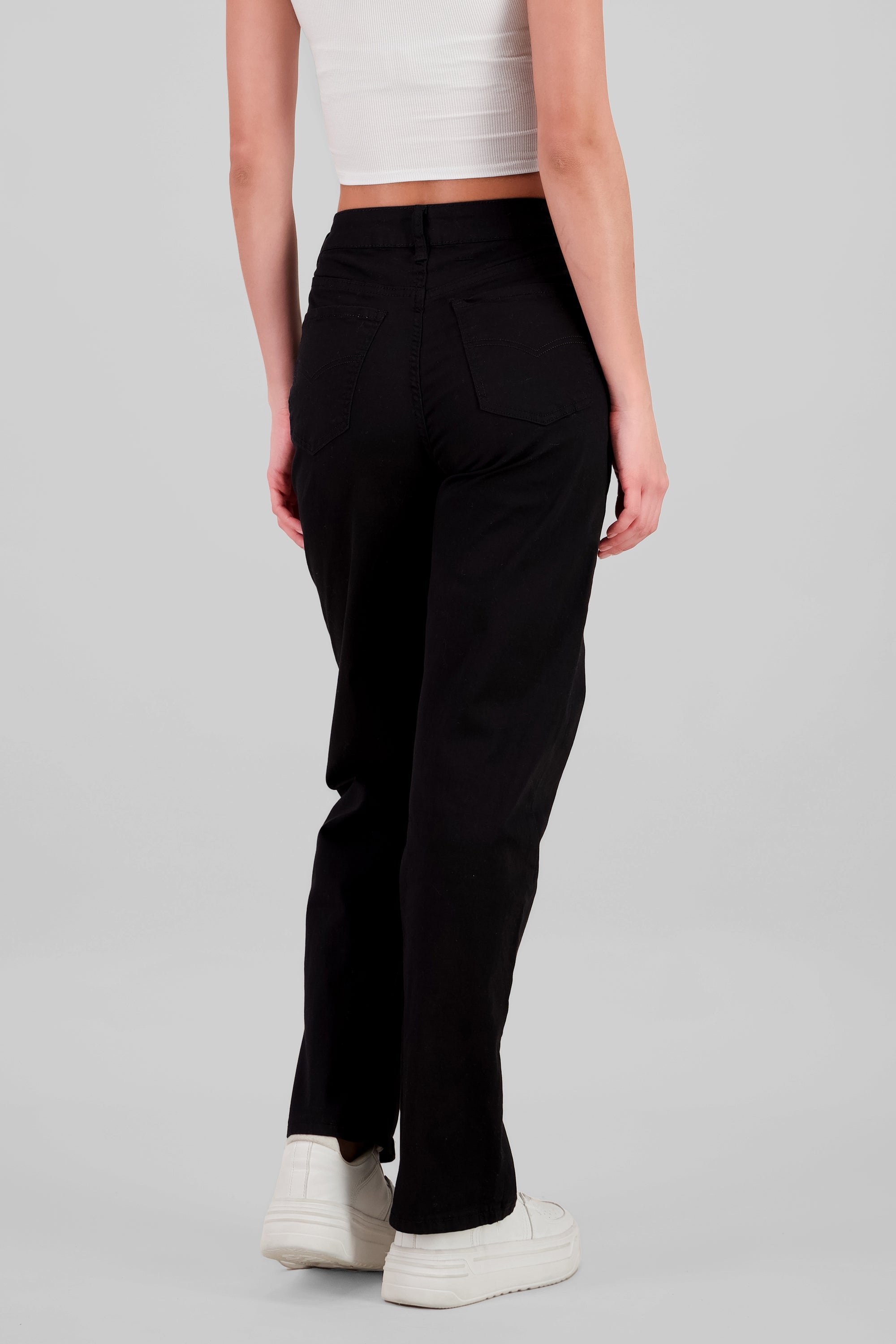 Pantalón straight slim NEGRO