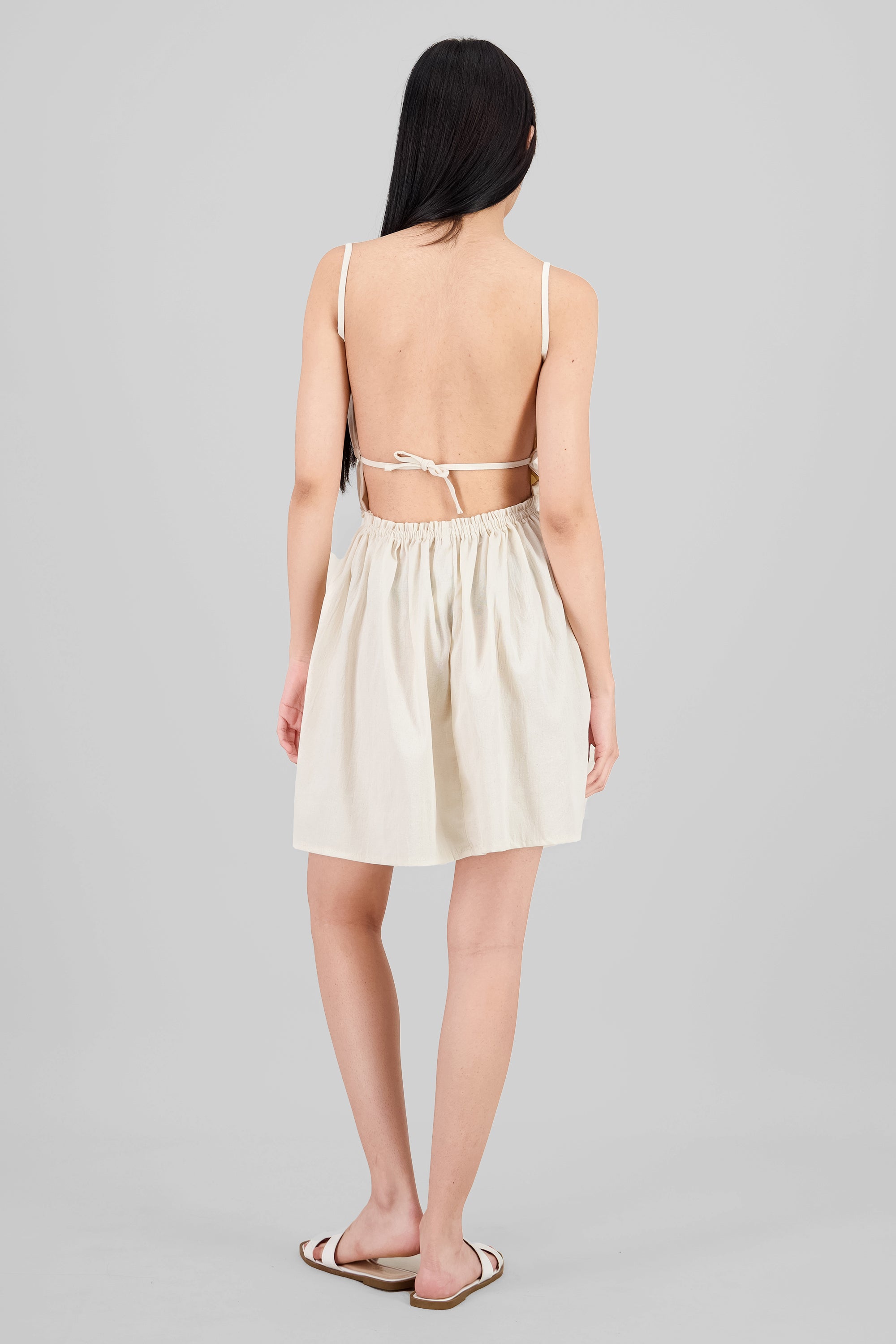 Vestido mini smock tirantes HUESO