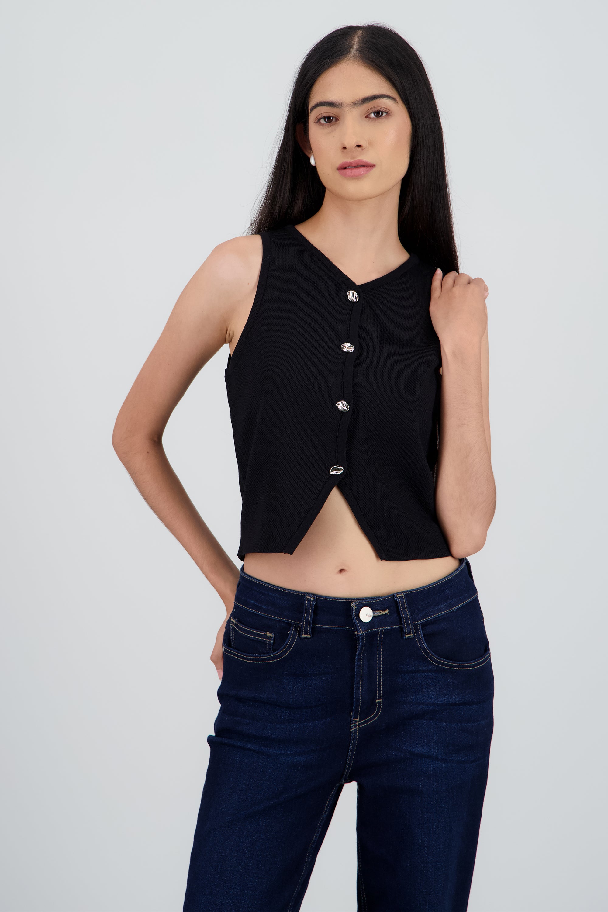 Top corto tejido detalle botones NEGRO