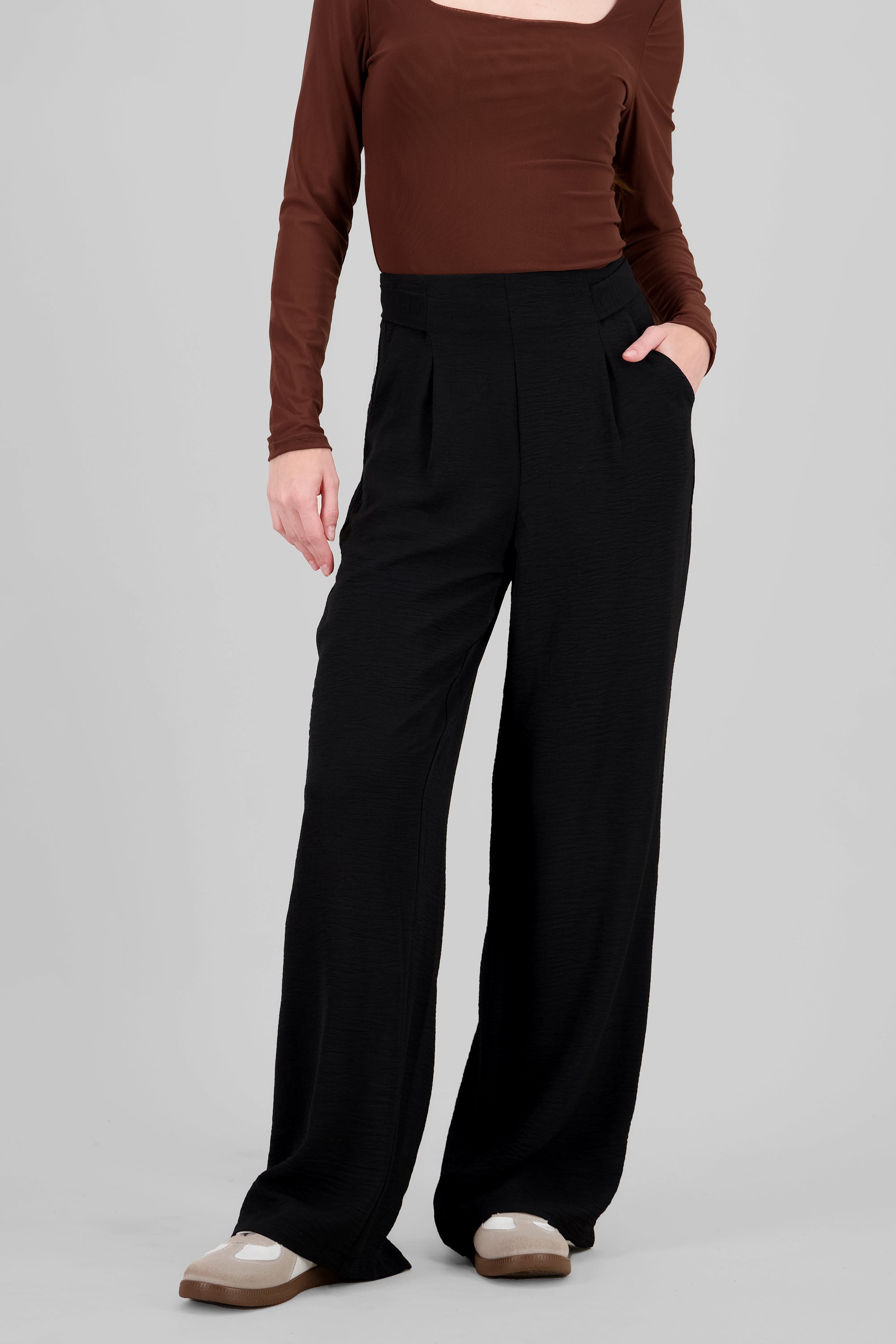 Pantalon amplio liso detalle cinta NEGRO