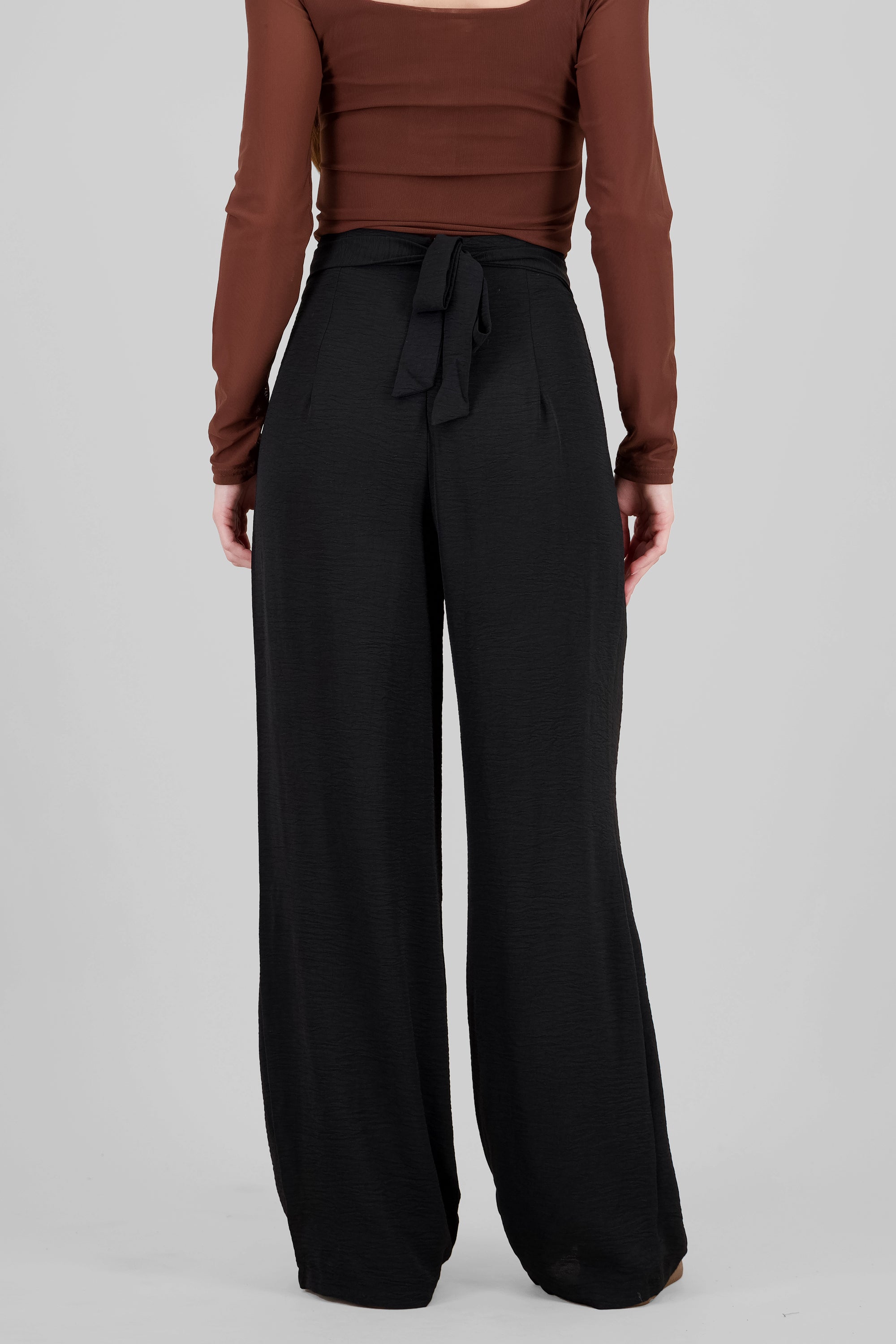 Pantalon amplio liso detalle cinta NEGRO