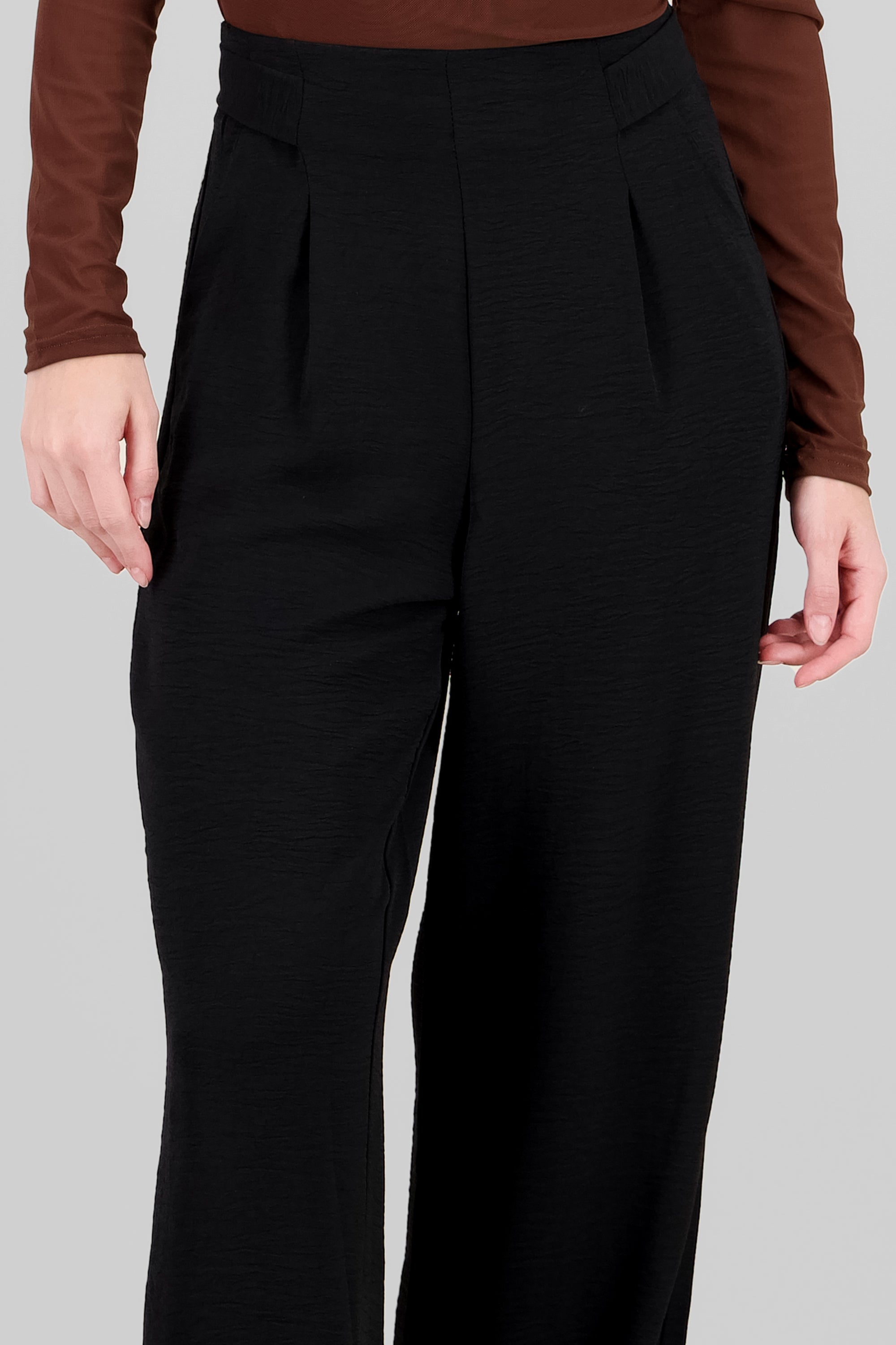 Pantalon amplio liso detalle cinta NEGRO