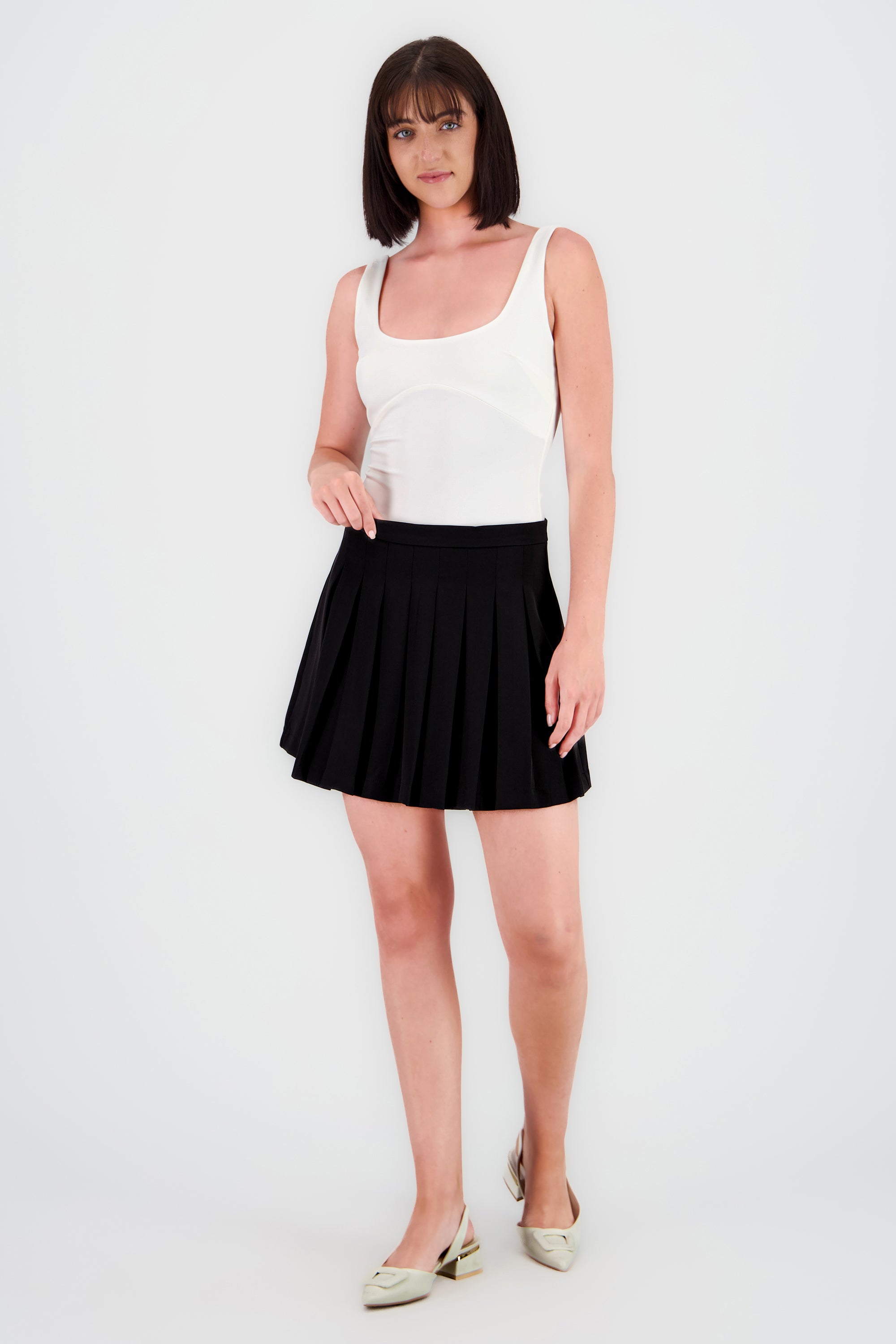 Falda mini tableada lisa NEGRO