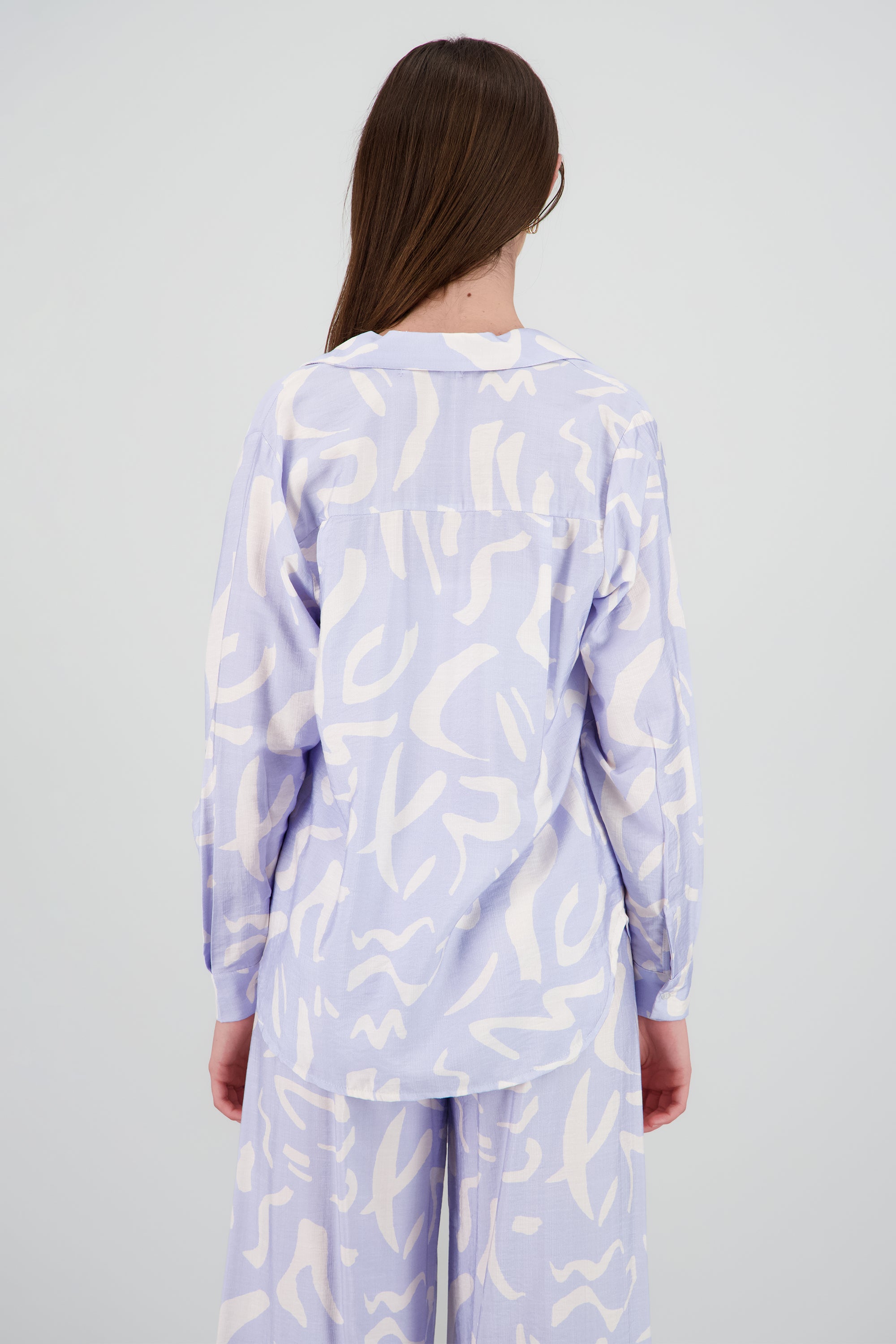 Camisa oversized detalle estampado AZUL PASTEL
