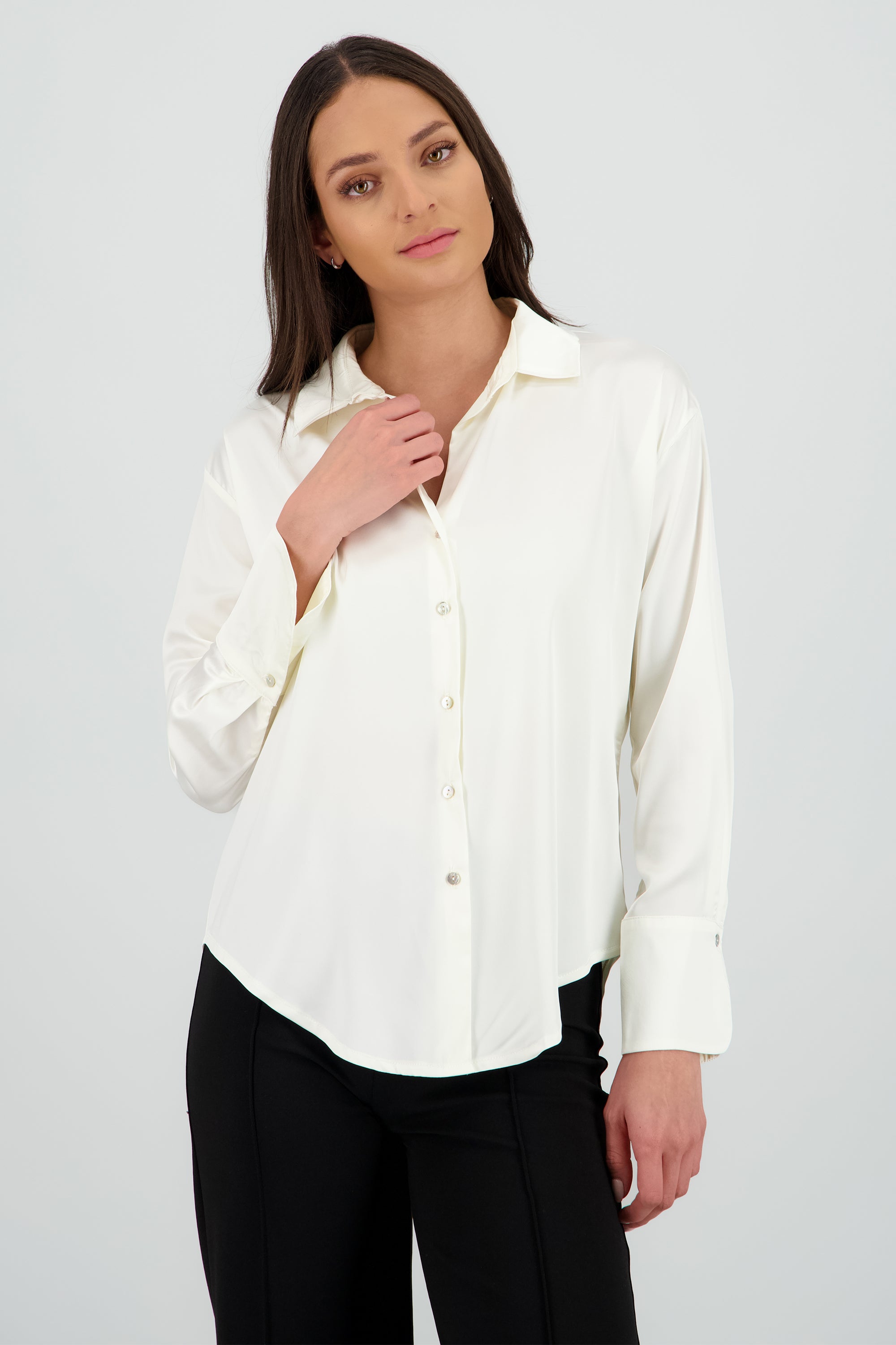 Camisa oversize cuello satin HUESO