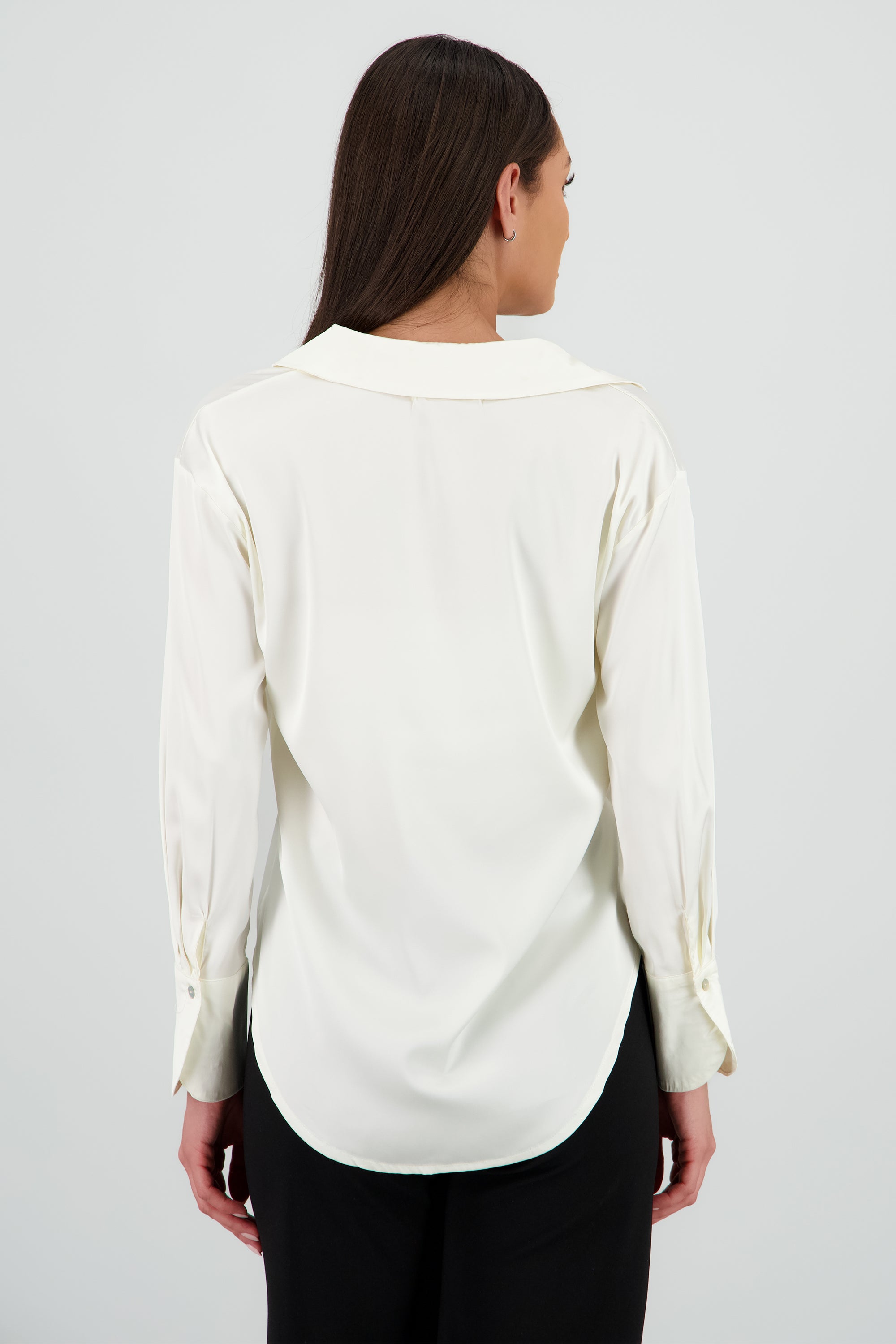 Camisa oversize cuello satin HUESO