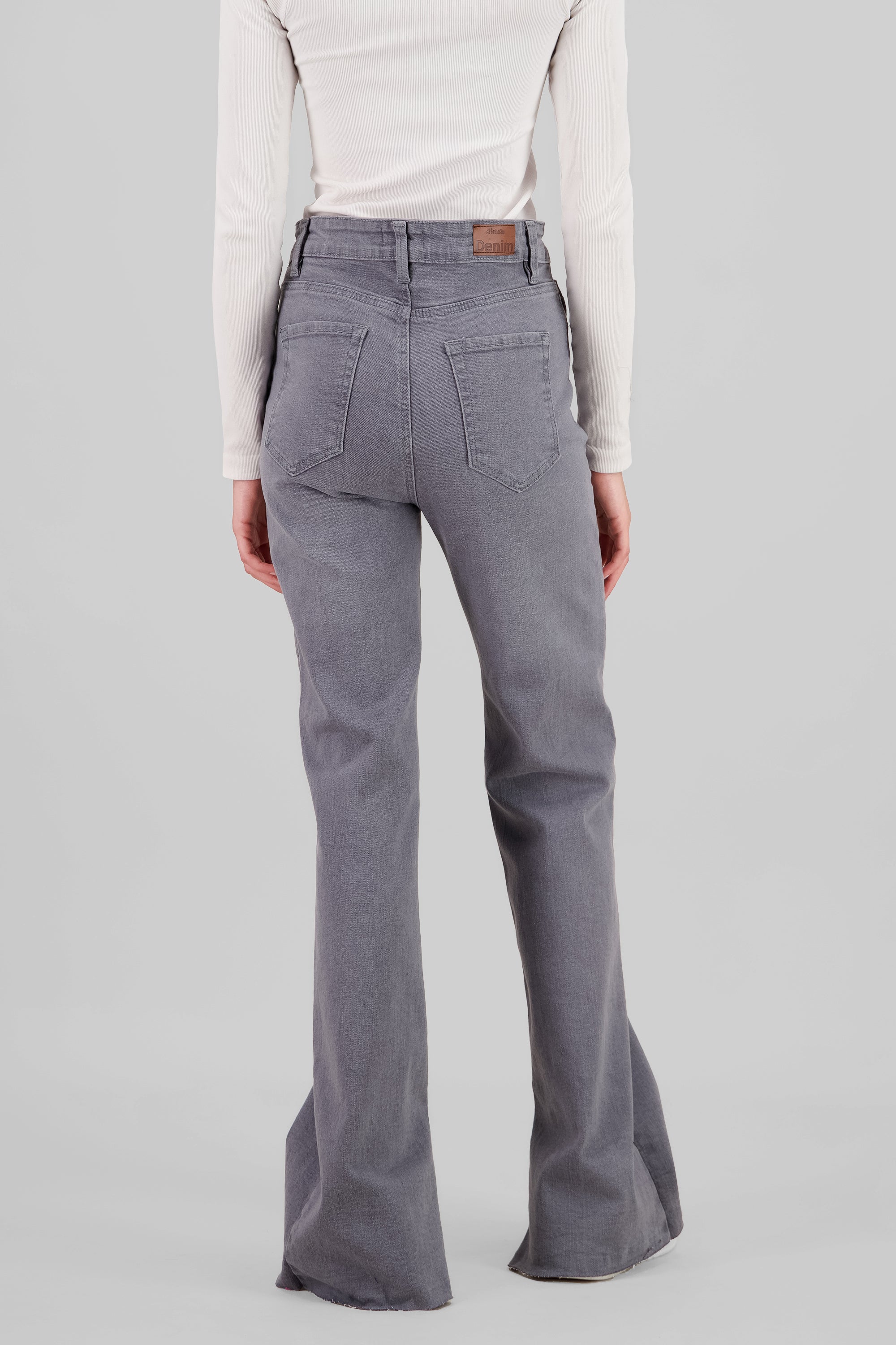 Jeans boot cut abertura GRIS