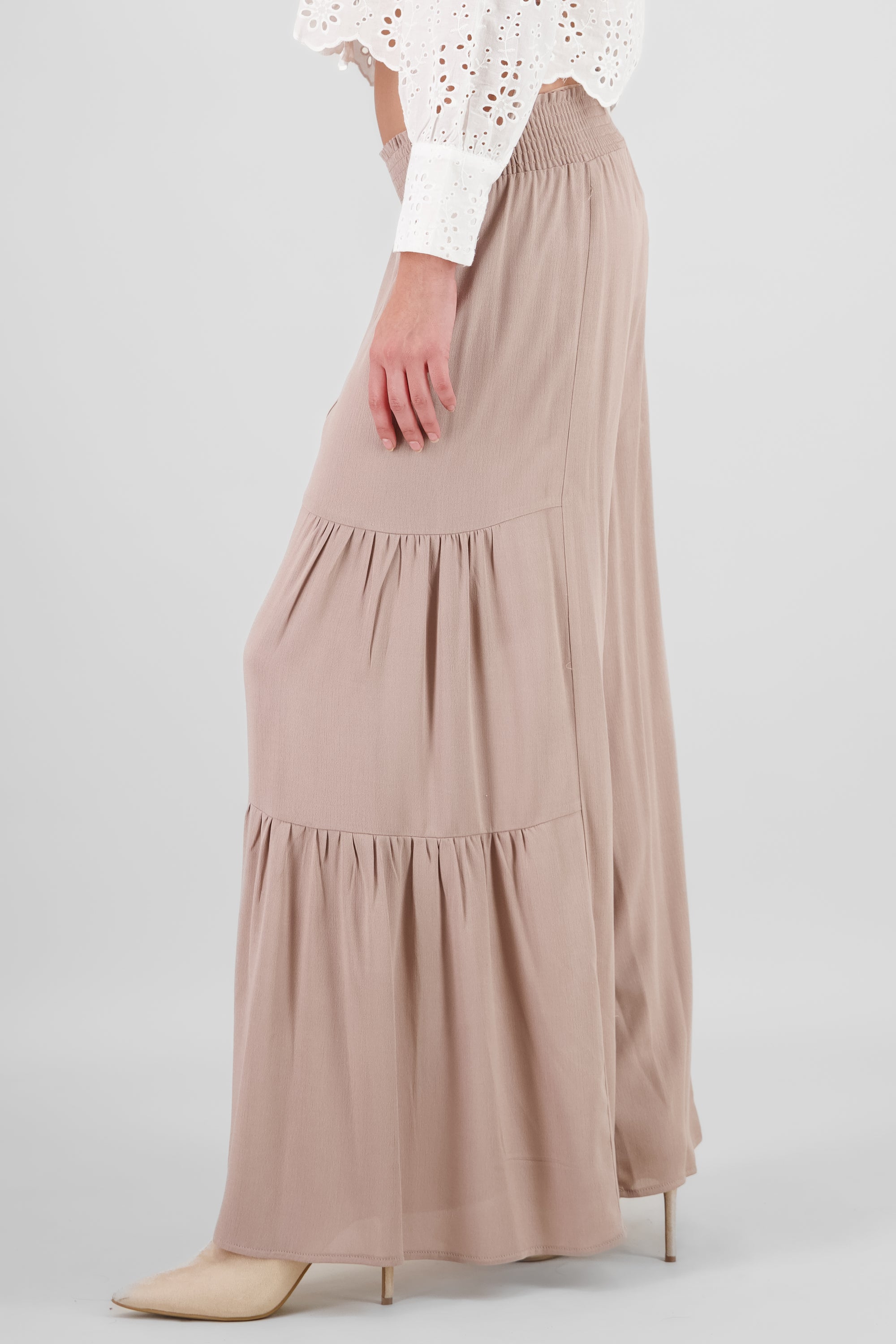 Pantalon amplio cortes detalle smock KHAKI