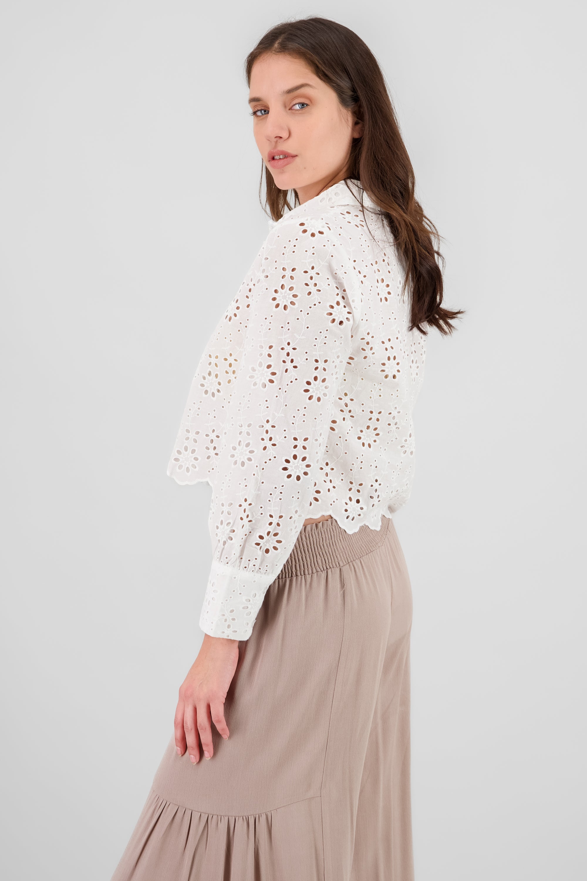 Camisa con detalle de eyelet BLANCO