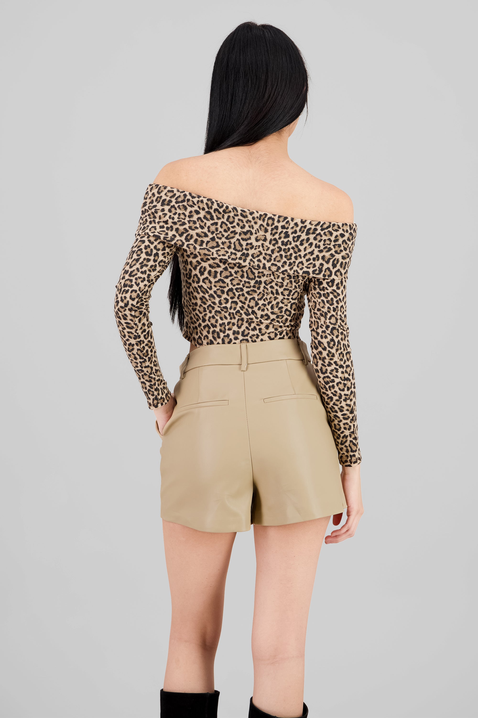 Top off shoulder leopardo manga larga CAFE COMBO