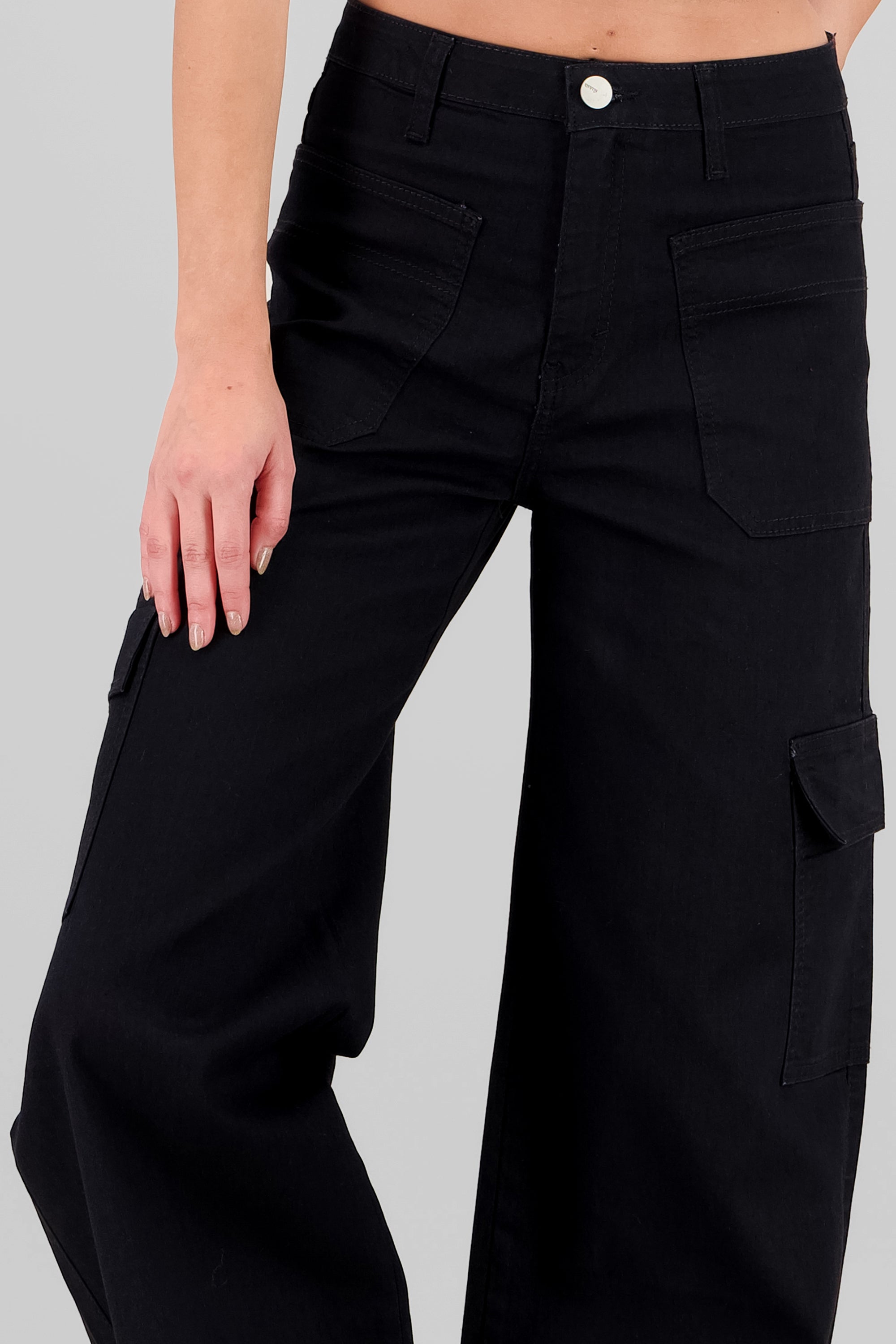 Jeans cargo 2 bolsas parche NEGRO
