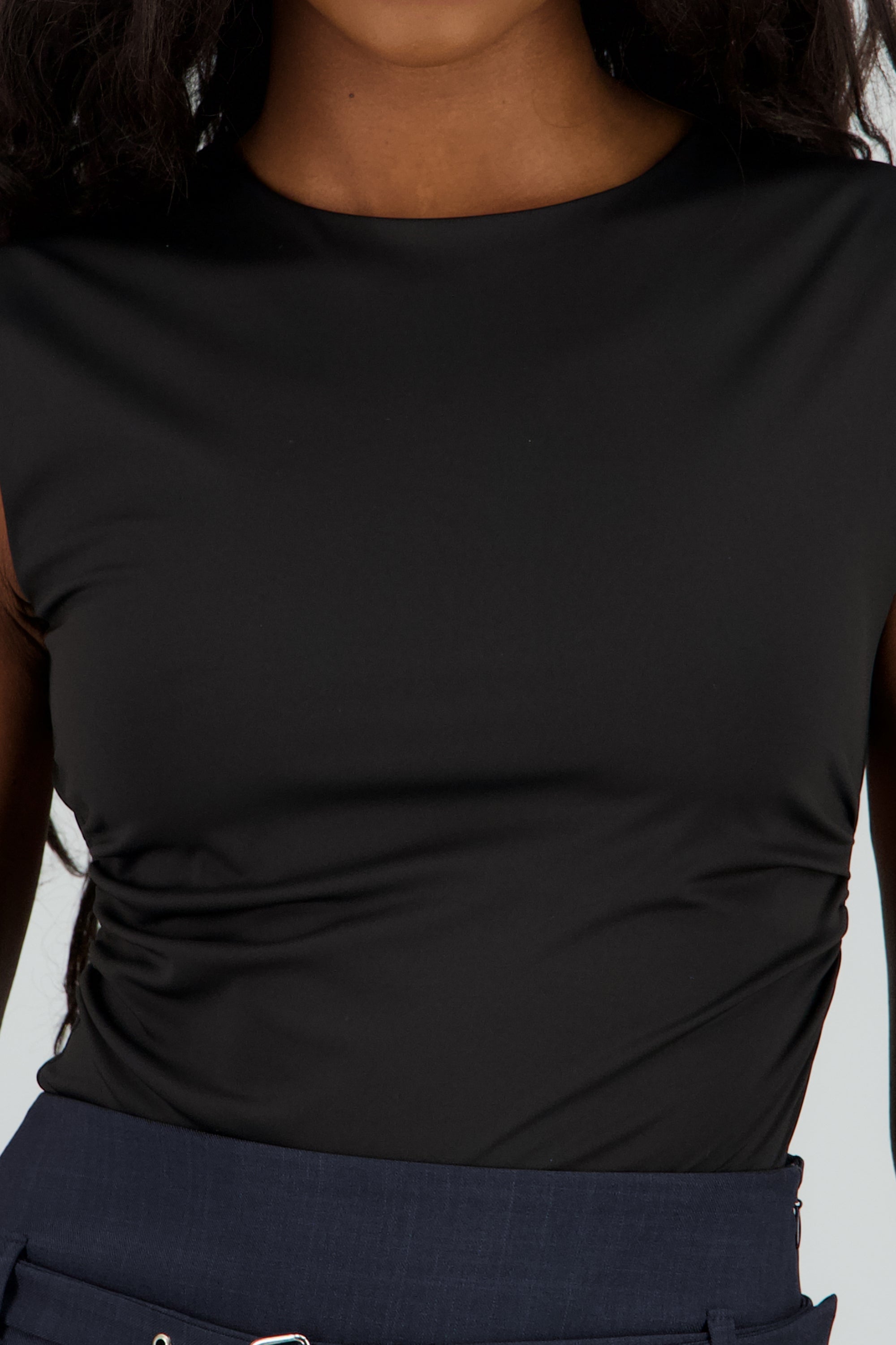 Body manga corta escote espalda NEGRO