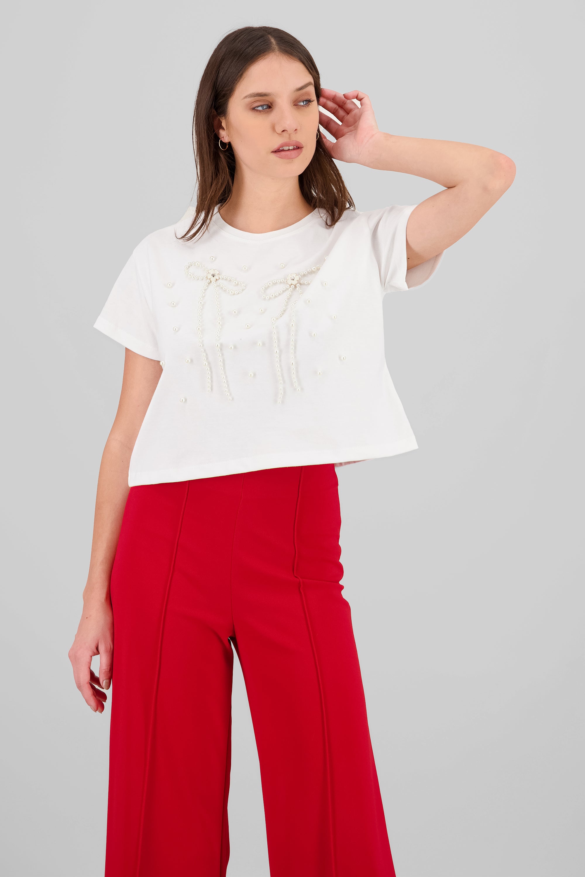 Playera manga corta detalle moños perlas BLANCO