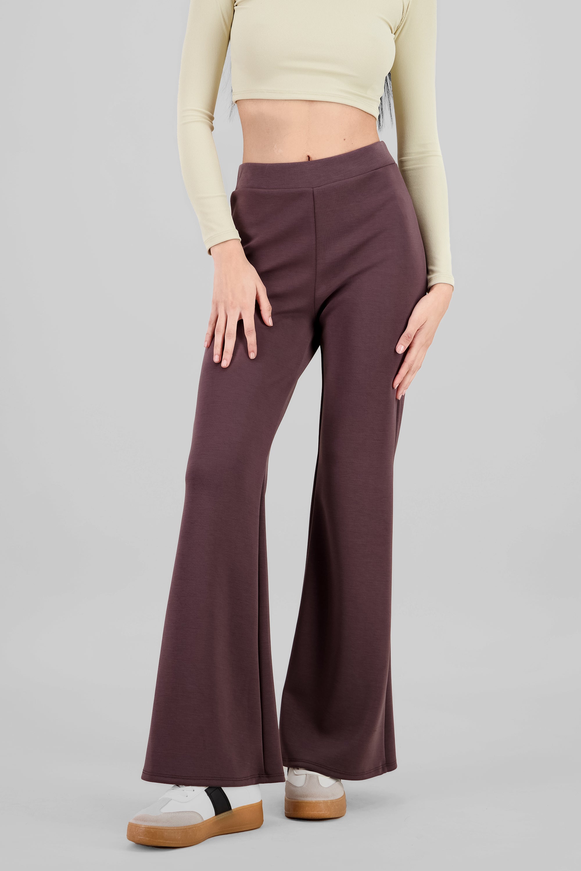Pantalon flare detalle pretina CHOCOLATE