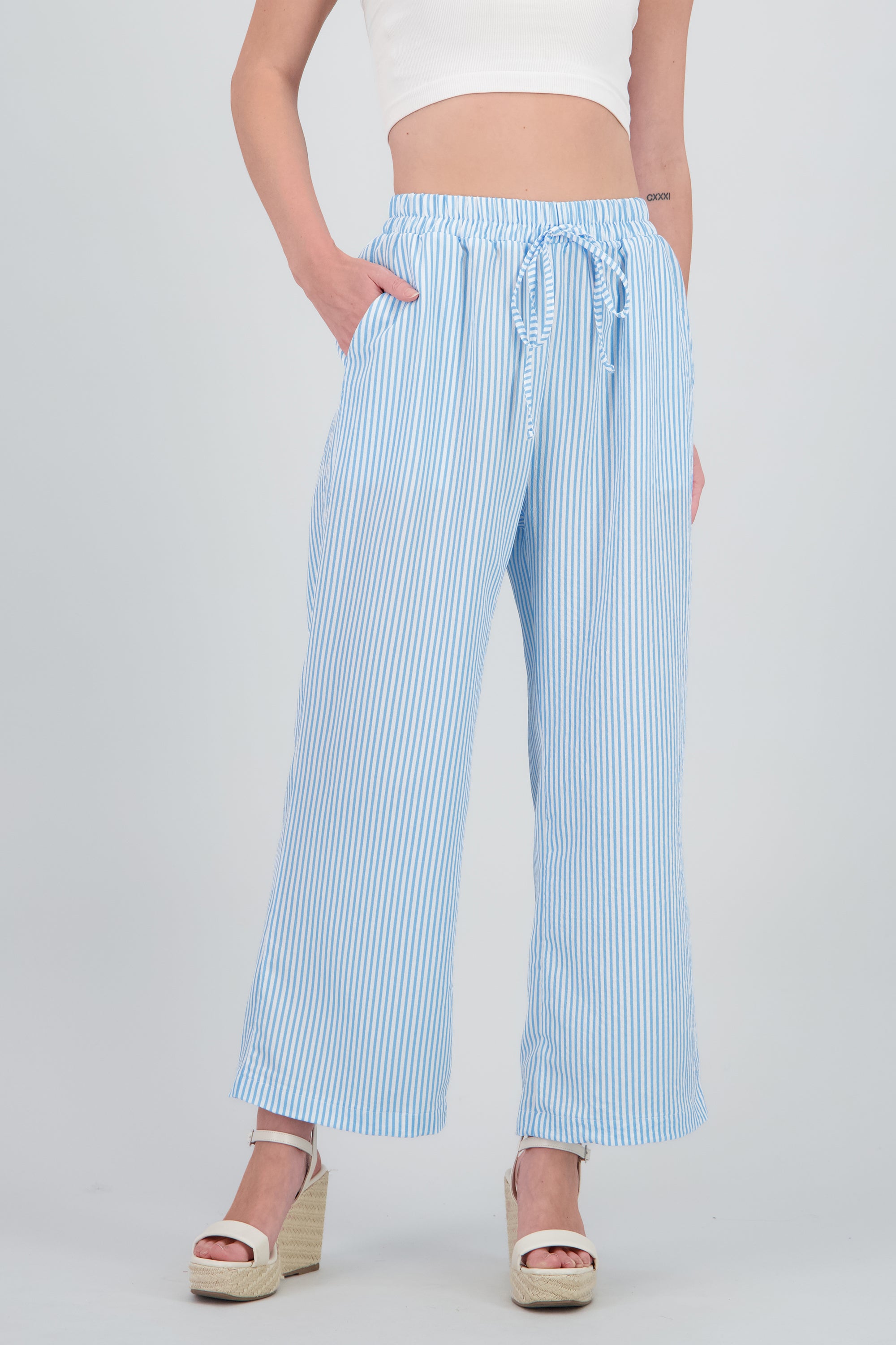 Pantalon amplio detalle resorte rayas AZUL CIELO