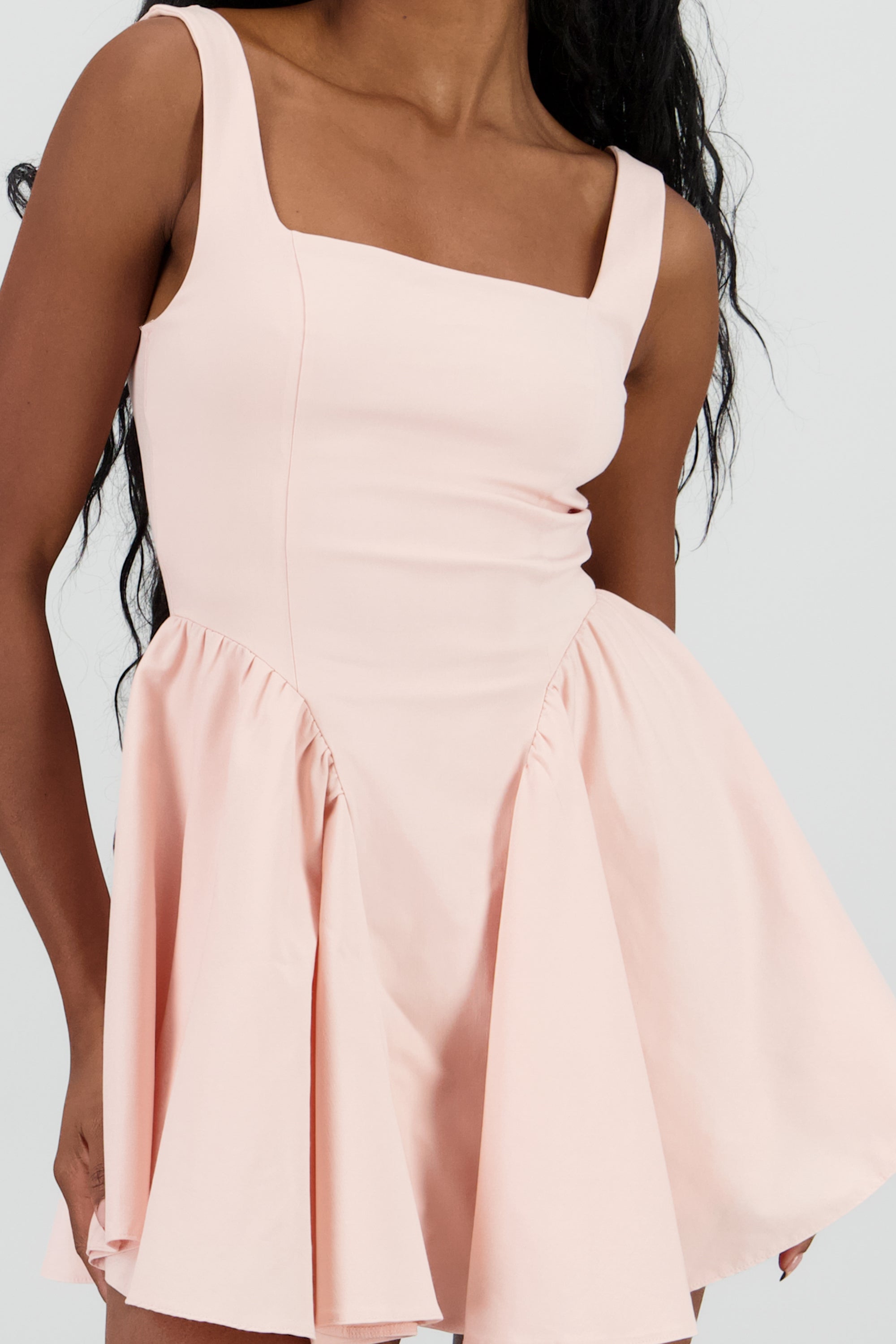Vestido corto con crionlina liso ROSA