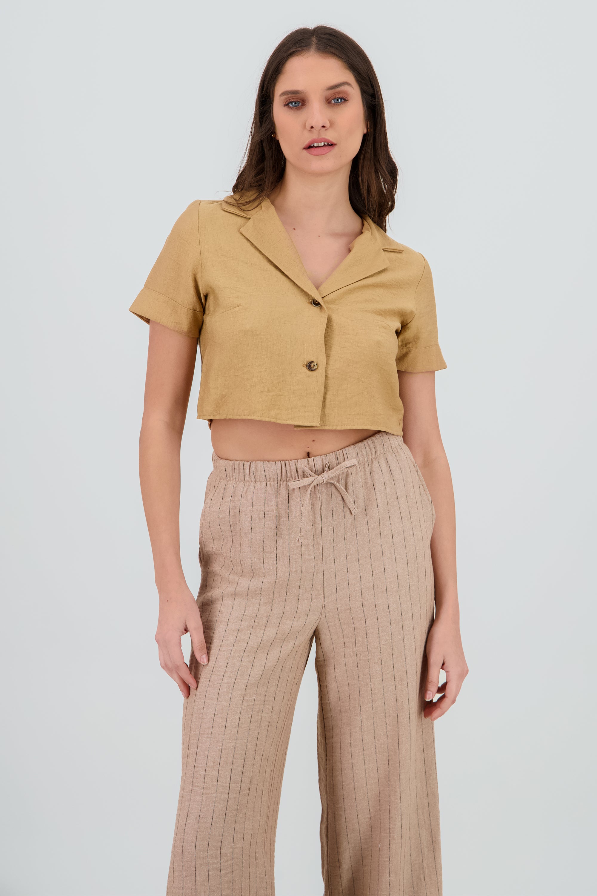 Camisa manga corta cuello textura KHAKI