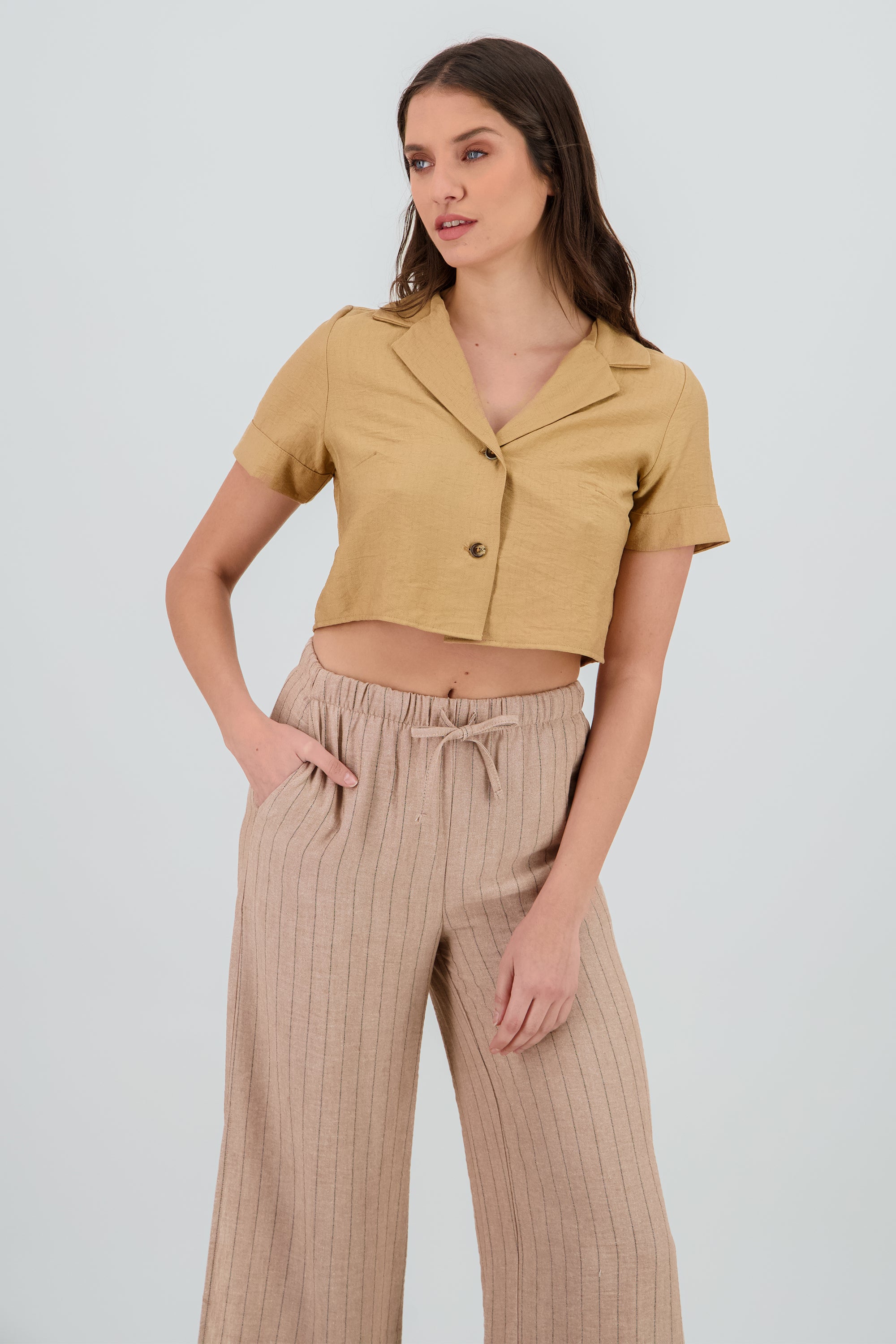 Camisa manga corta cuello textura KHAKI
