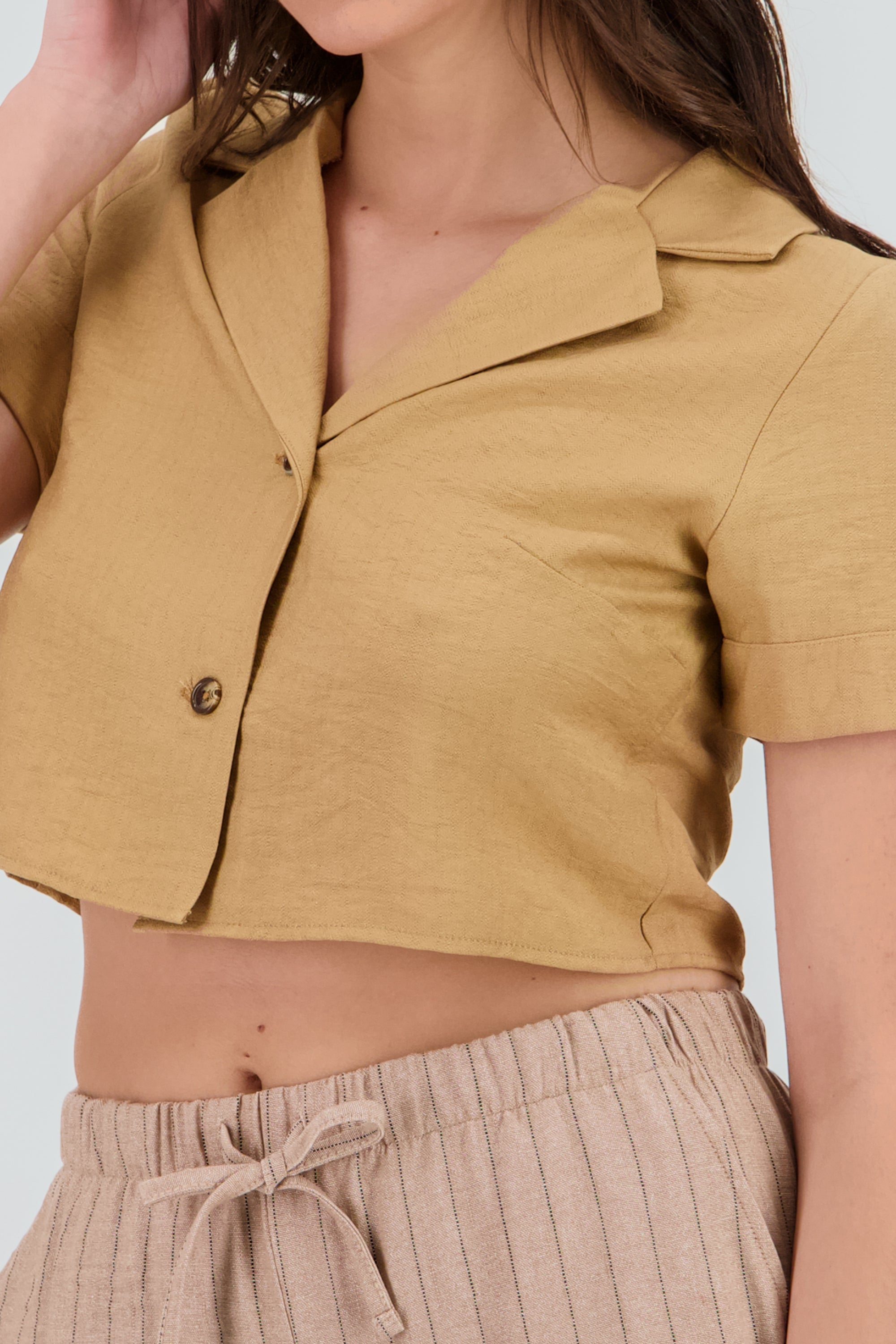 Camisa manga corta cuello textura KHAKI