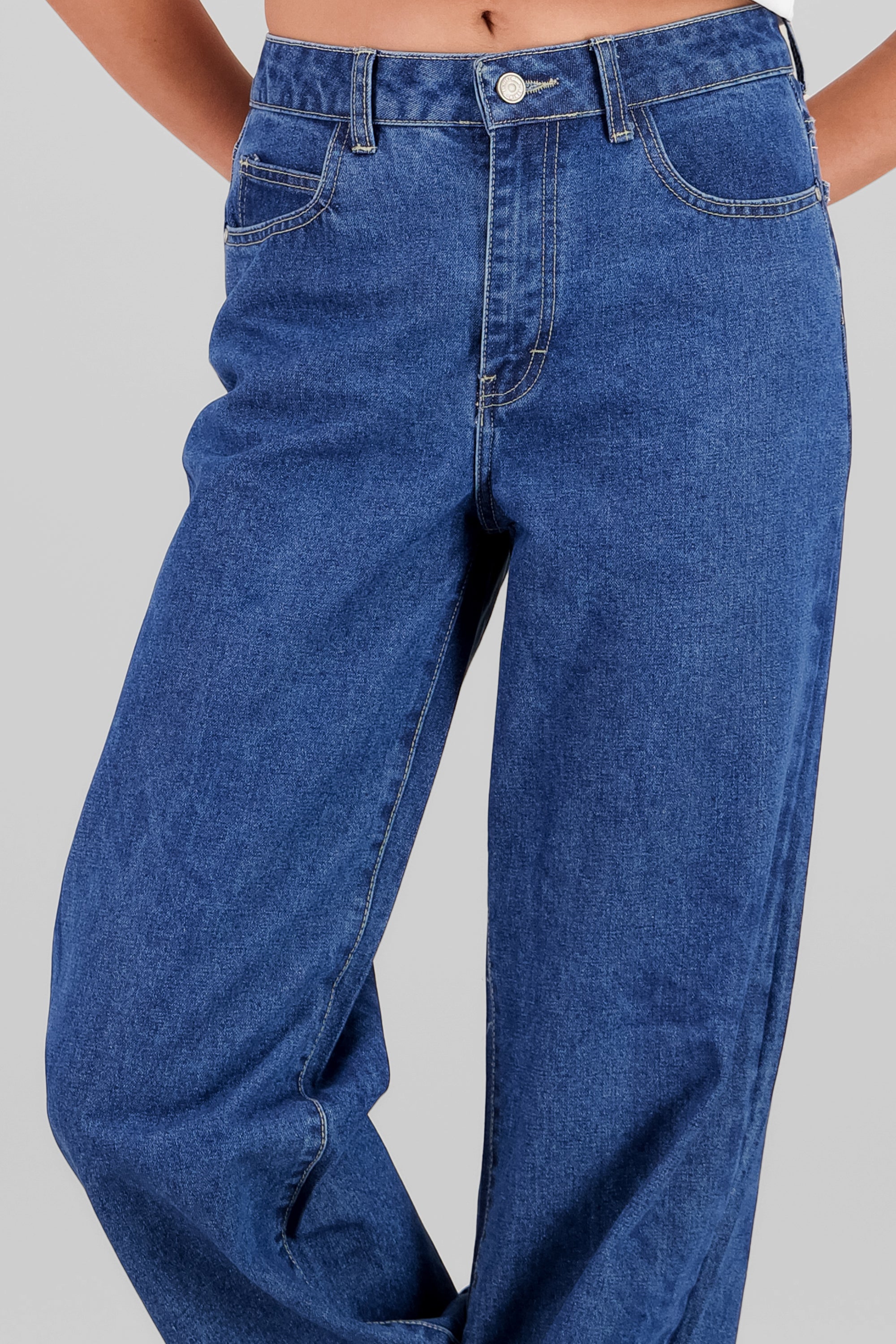 Jeans wide leg dobladillo ancho MEDIUM WASH