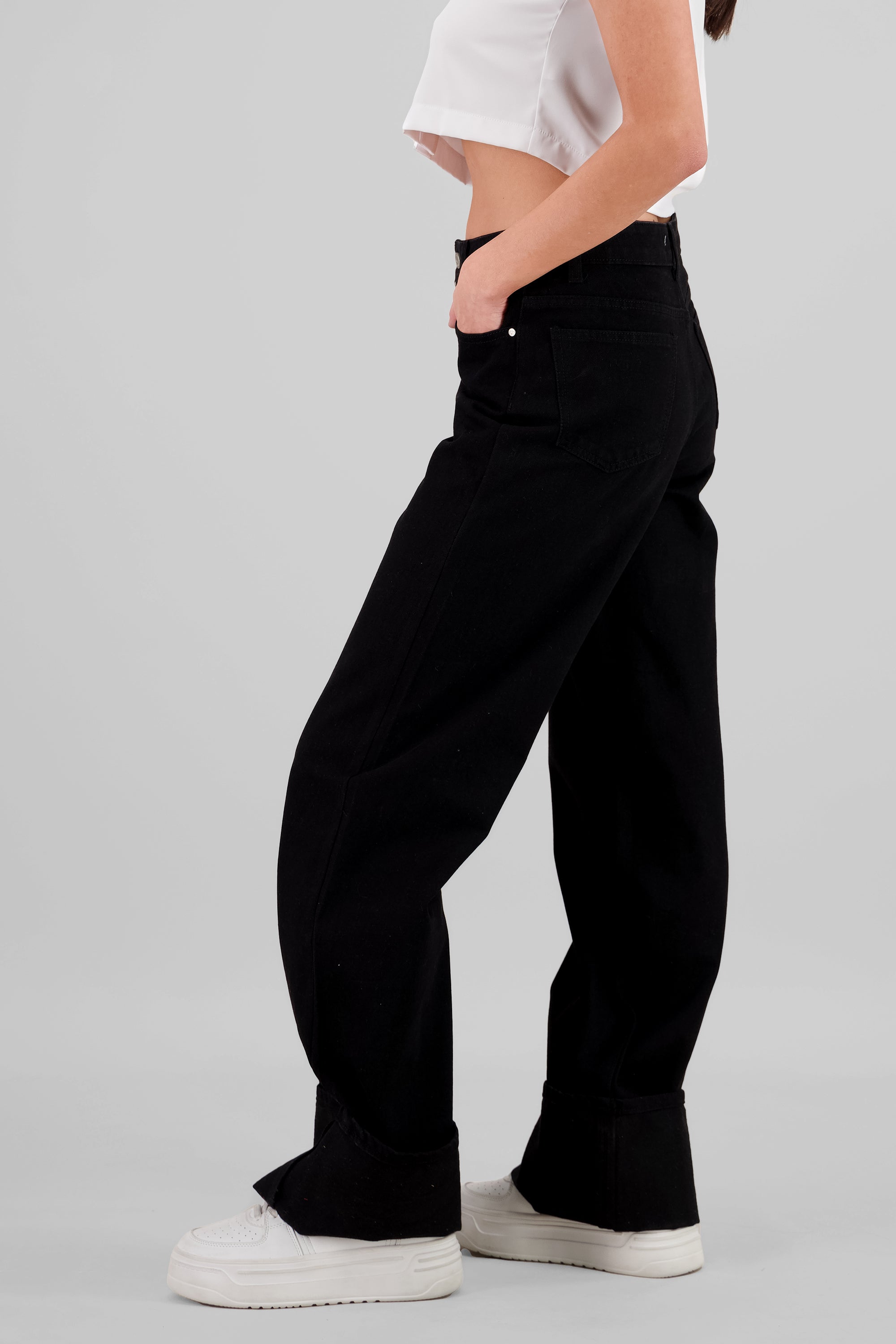 Jeans wide leg dobladillo ancho NEGRO