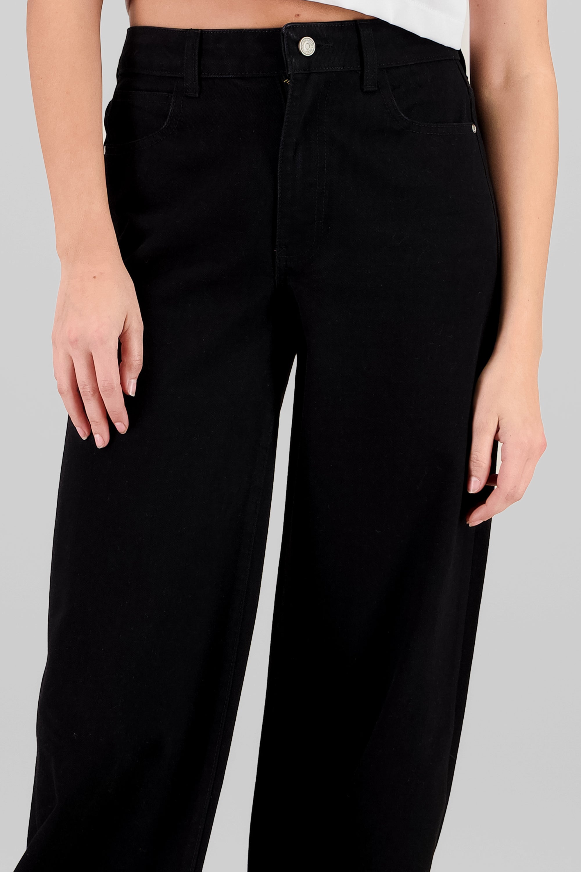 Jeans wide leg dobladillo ancho NEGRO