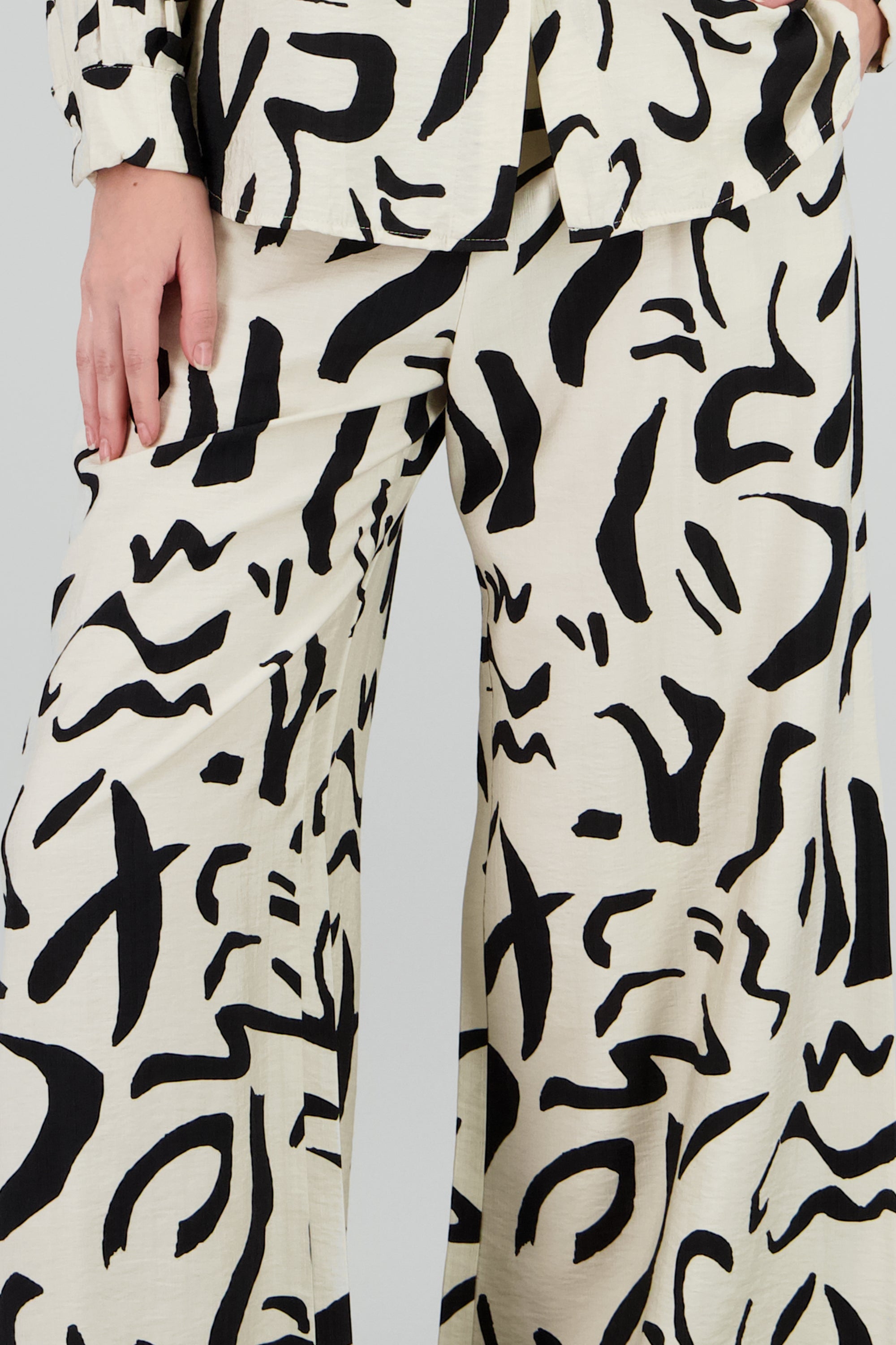 Pantalon amplio detalle resorte estampado BLANCO COMBO
