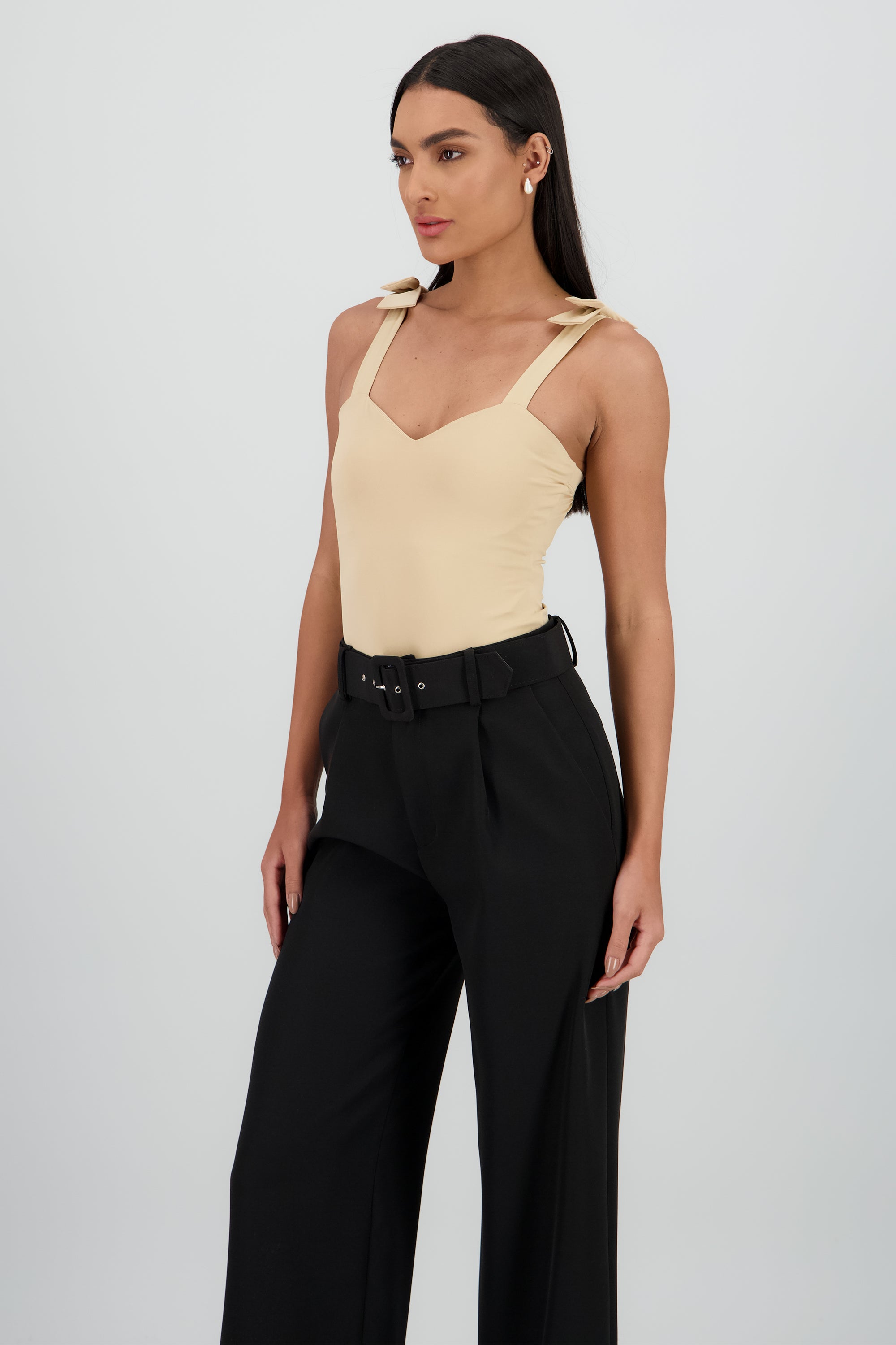Bodysuit liso con tirante moños TAN
