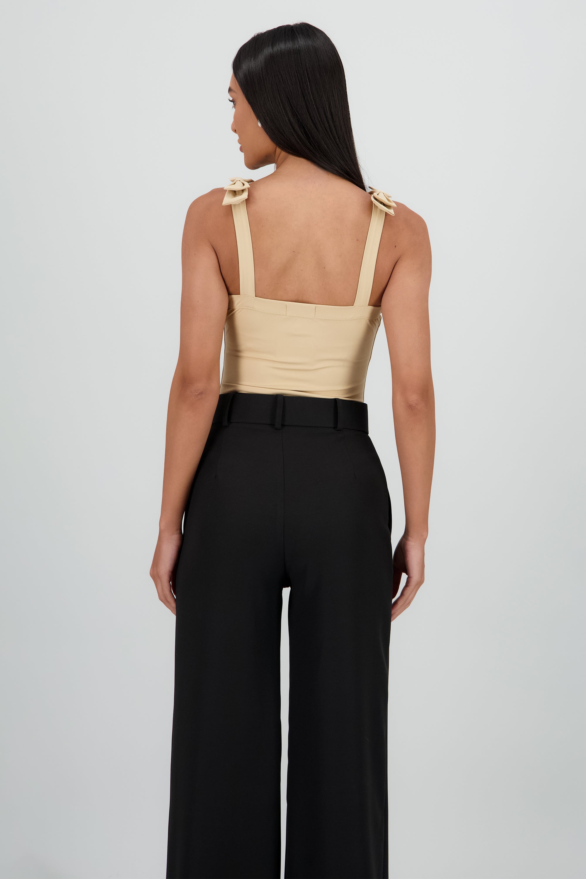 Bodysuit liso con tirante moños TAN