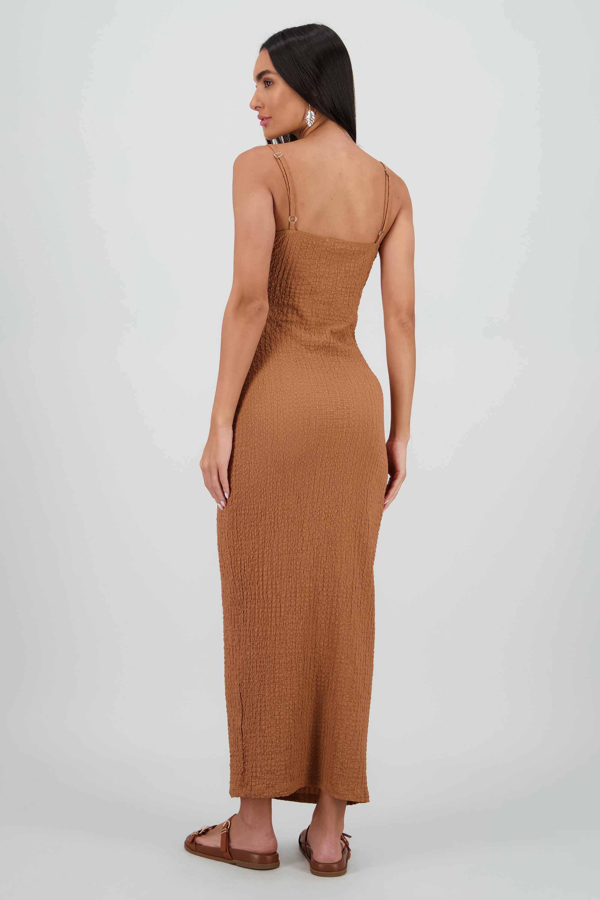 Vestido maxi texturas tirantes aro CAMELLO