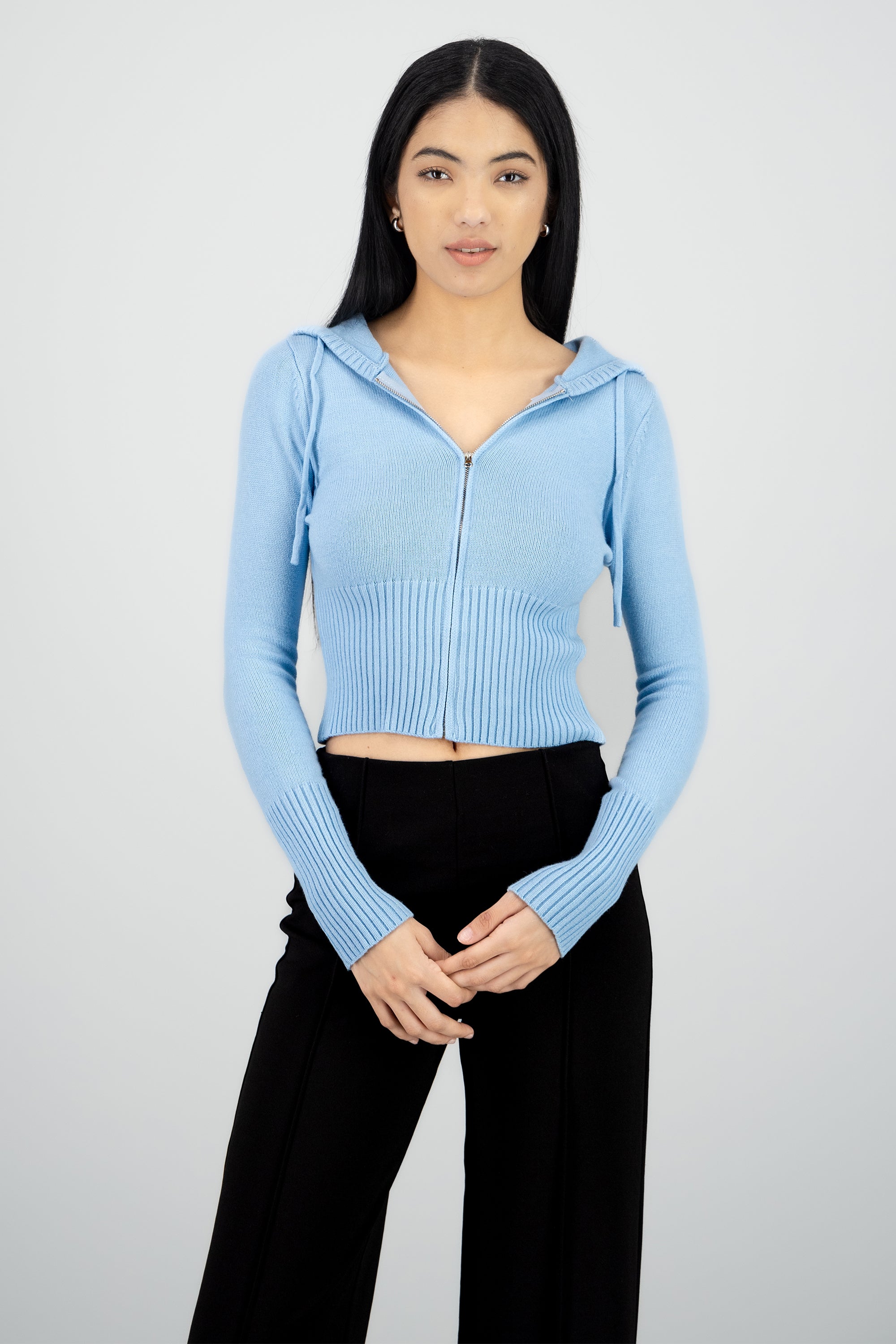 Sueter tejido con gorro AZUL CIELO