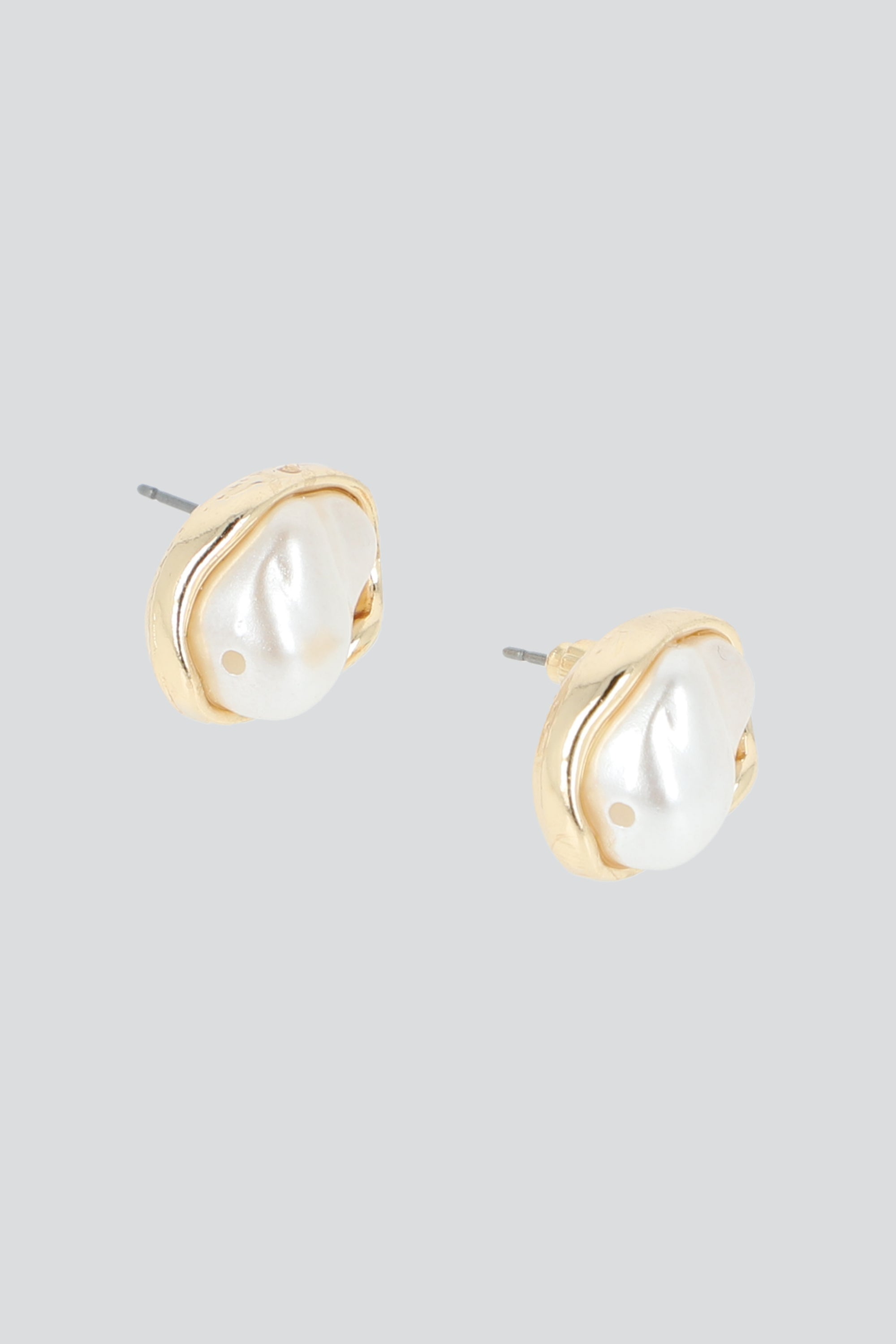 Aretes forma perla ORO