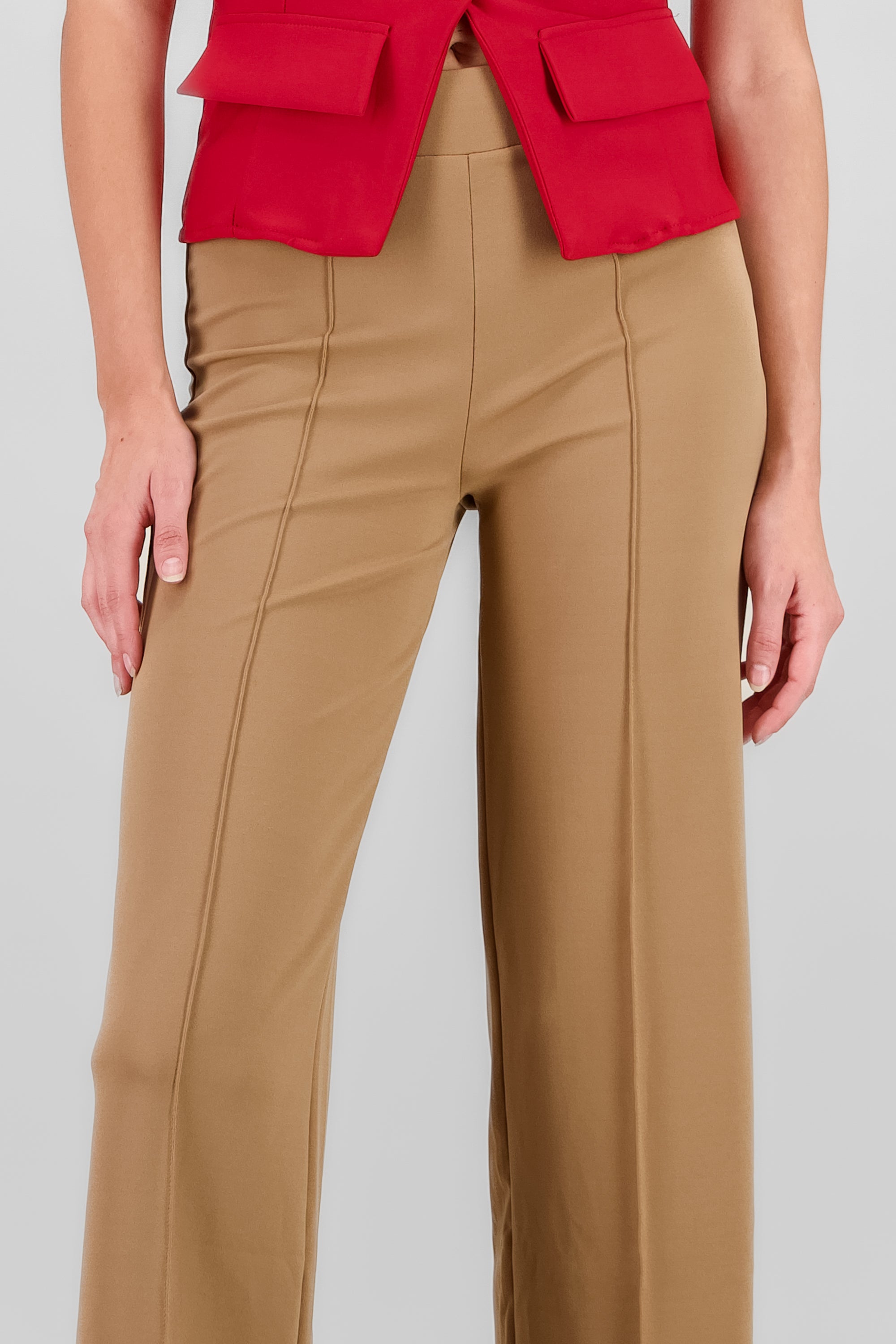 Pantalon recto costuras CAMELLO