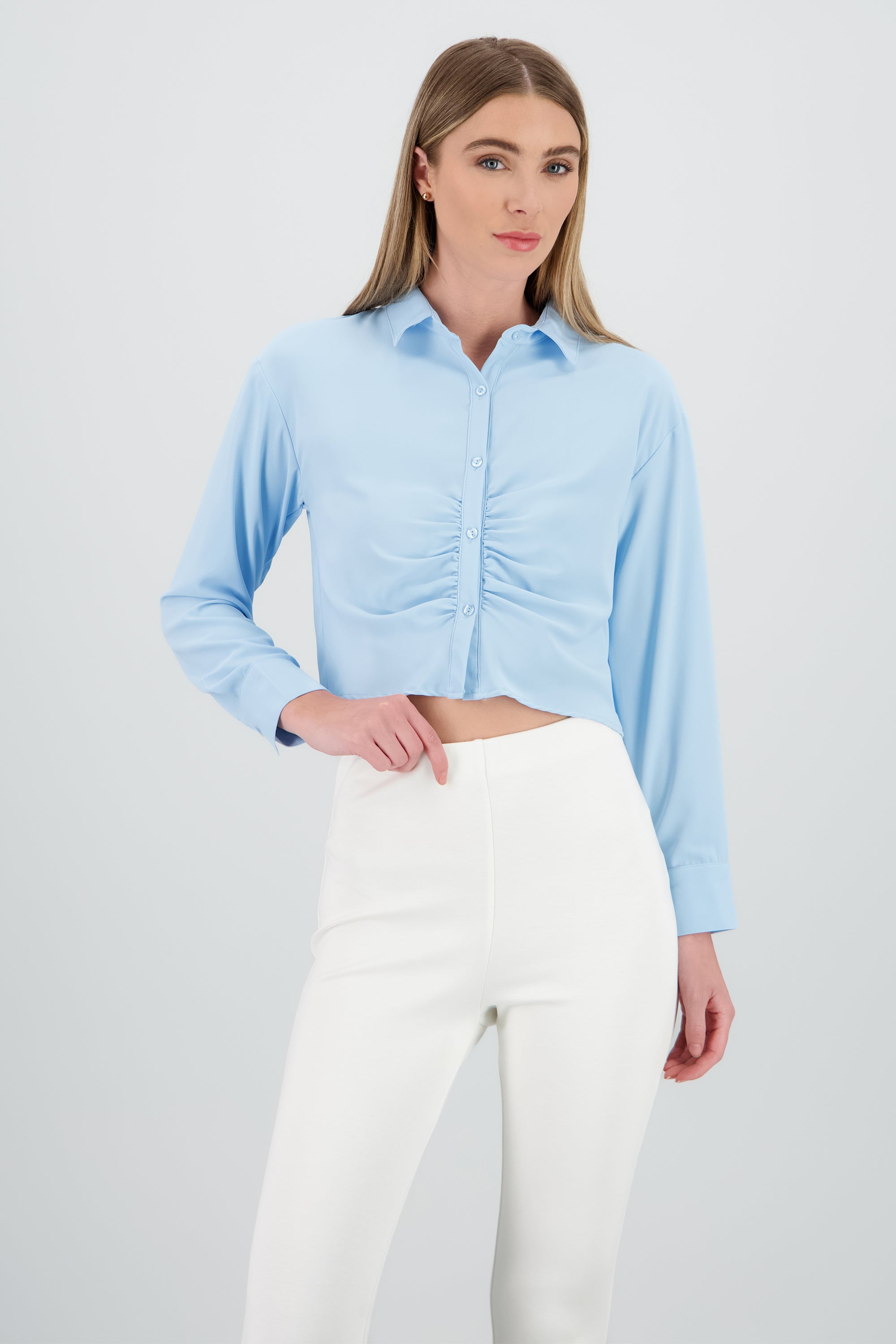 Camisa crop manga larga detalle frunce AZUL PASTEL