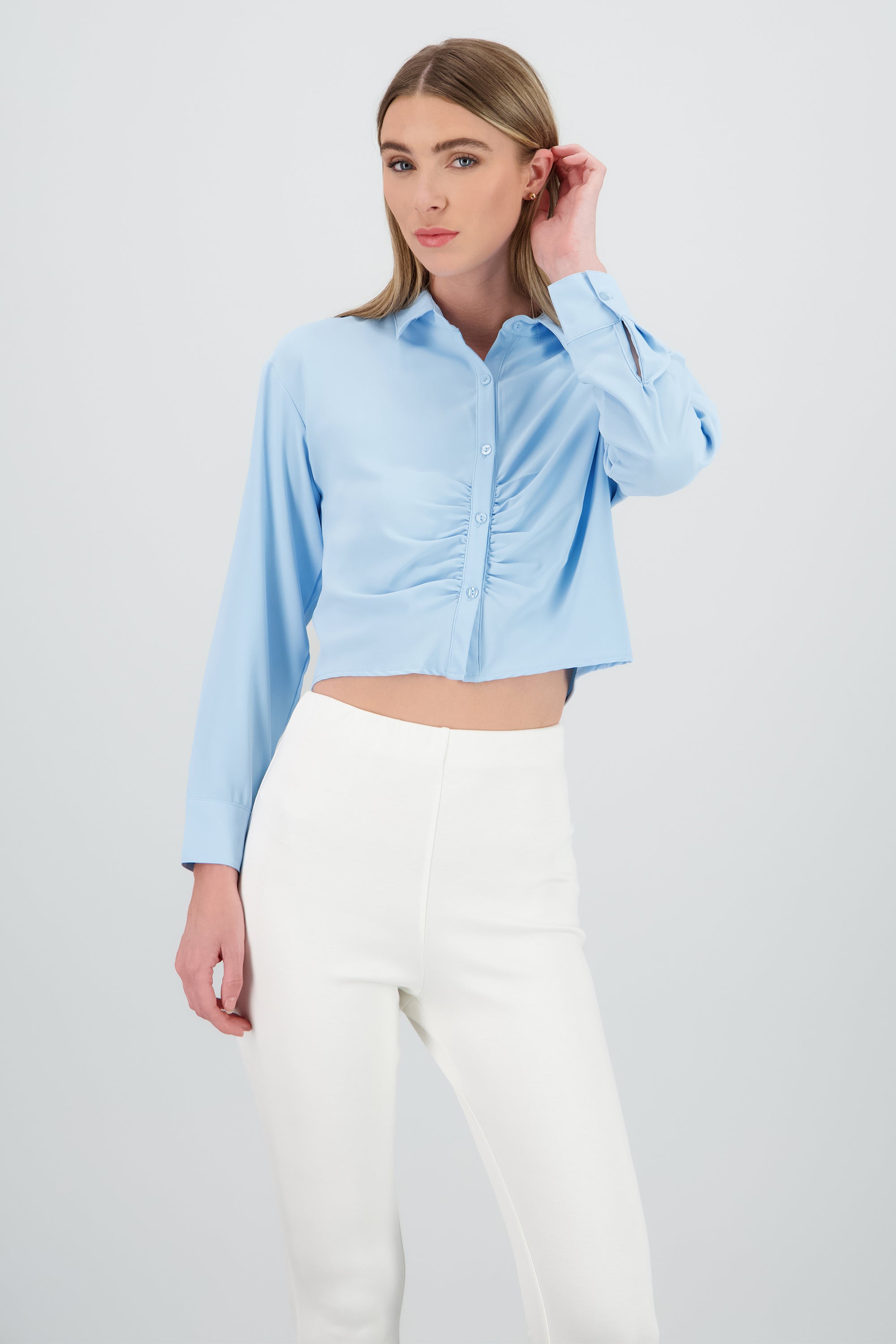 Camisa crop manga larga detalle frunce AZUL PASTEL