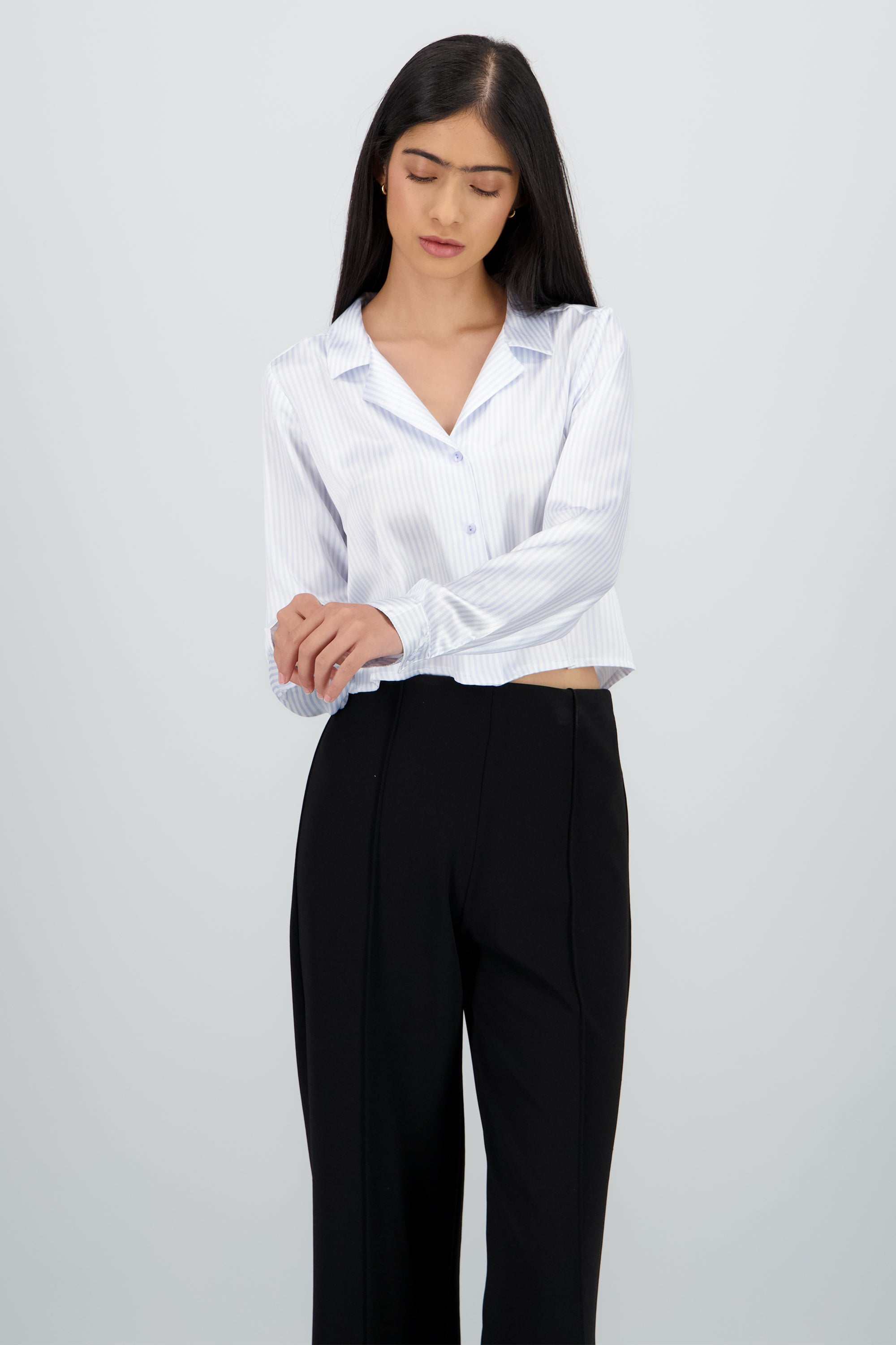 Camisa crop manga larga satinada AZUL COMBO
