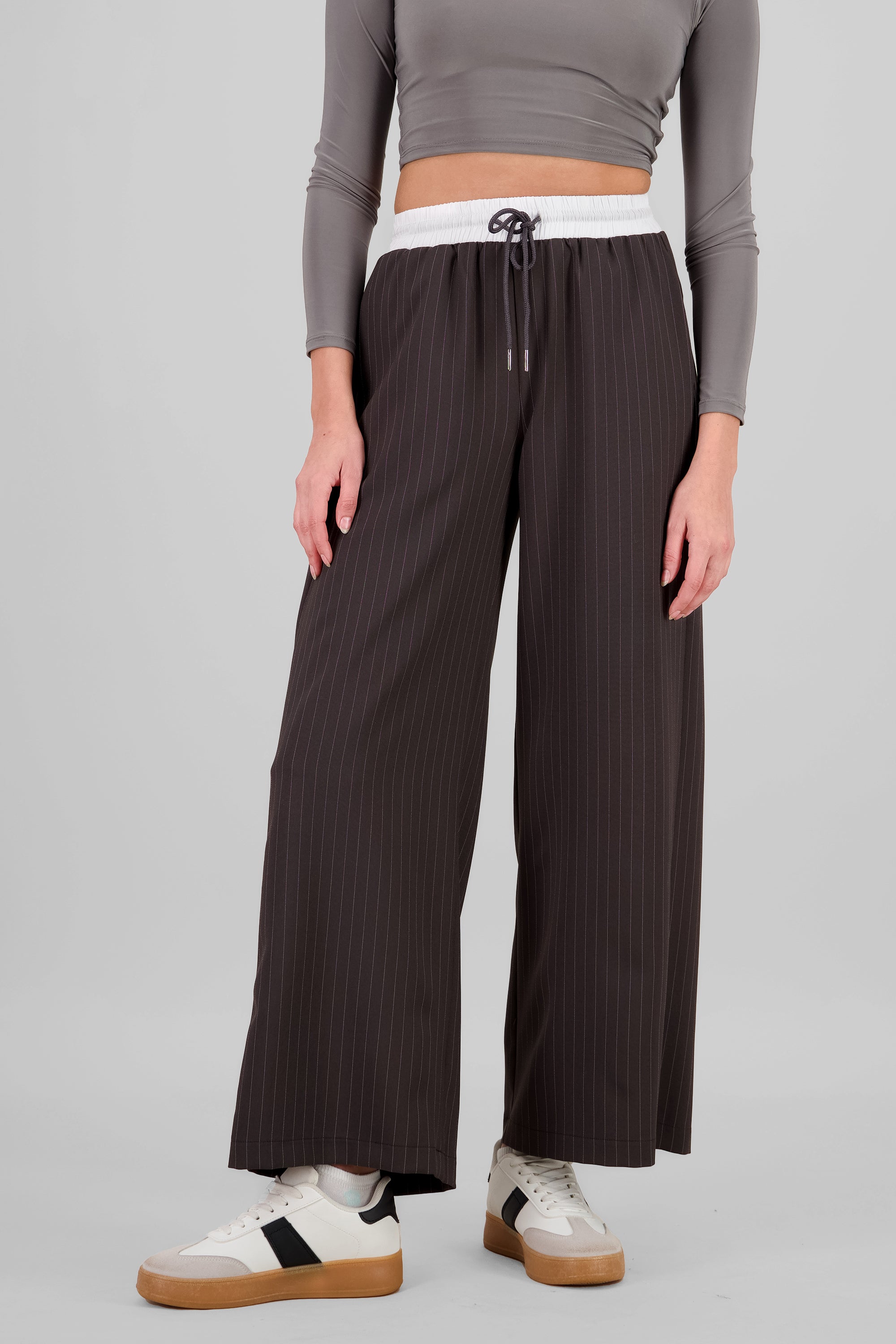 Pantalon amplio detalle pretina contraste NEGRO COMBO