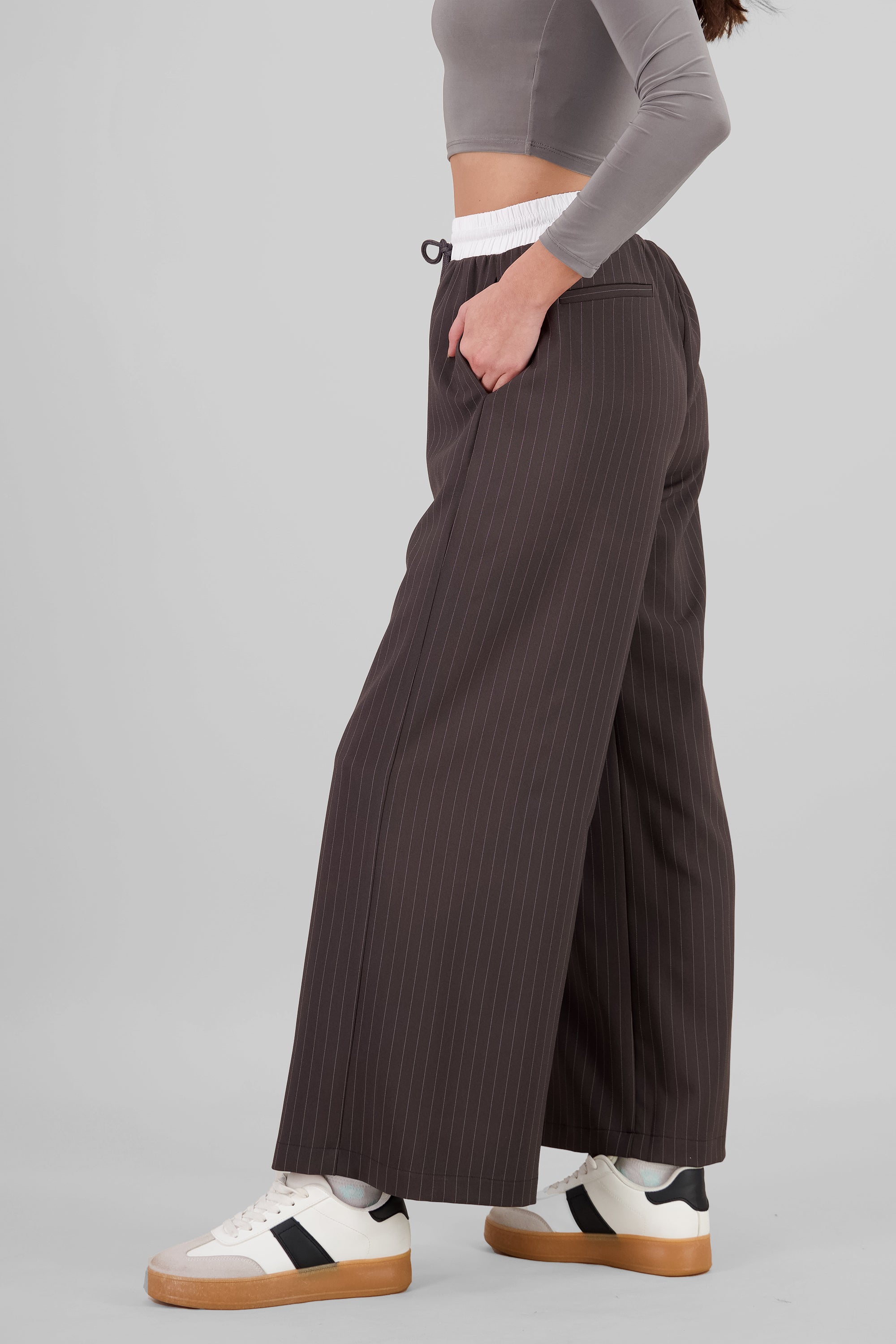Pantalon amplio detalle pretina contraste NEGRO COMBO